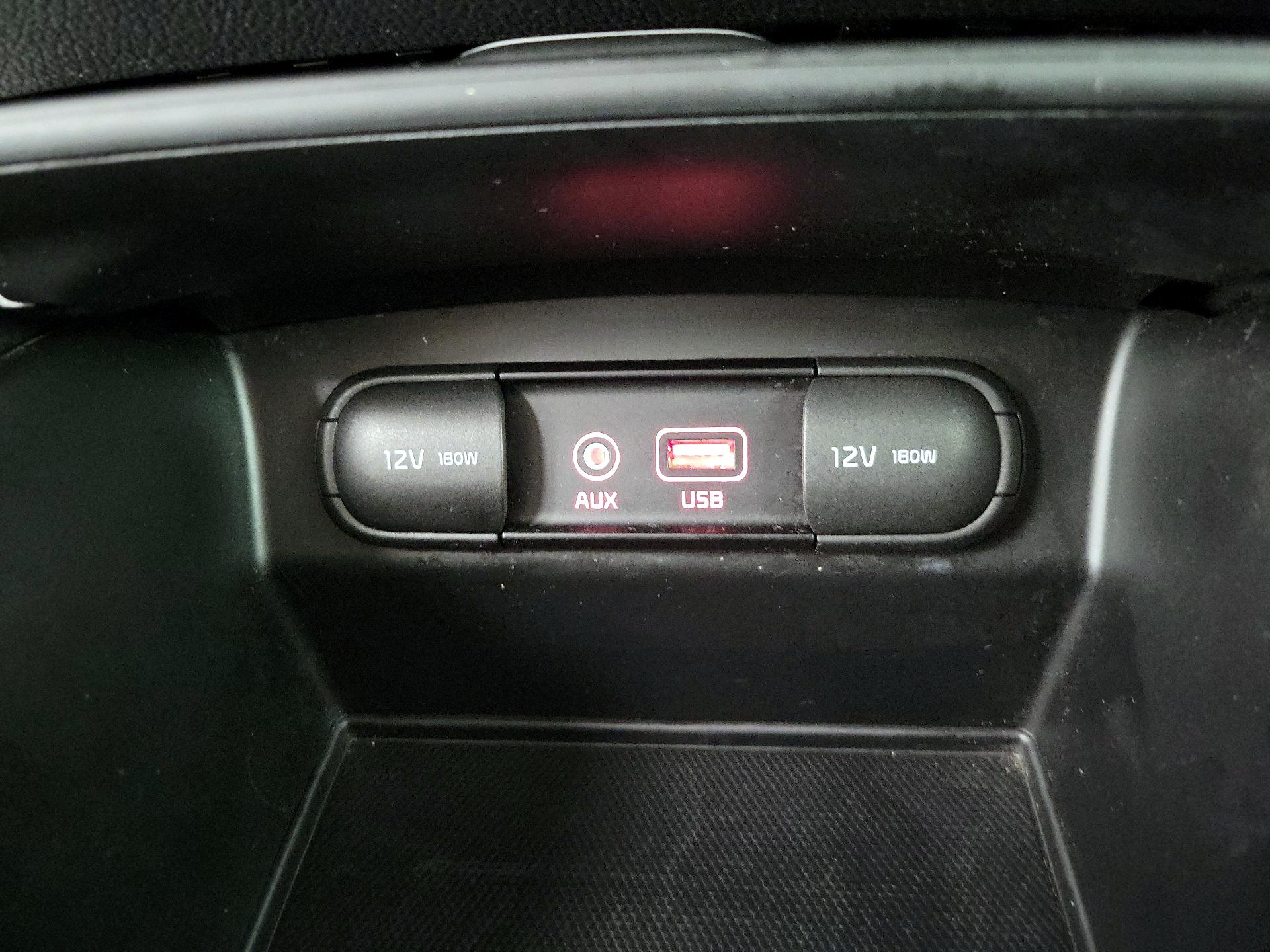 Thumbnail: 2017 Kia Sorento - 17