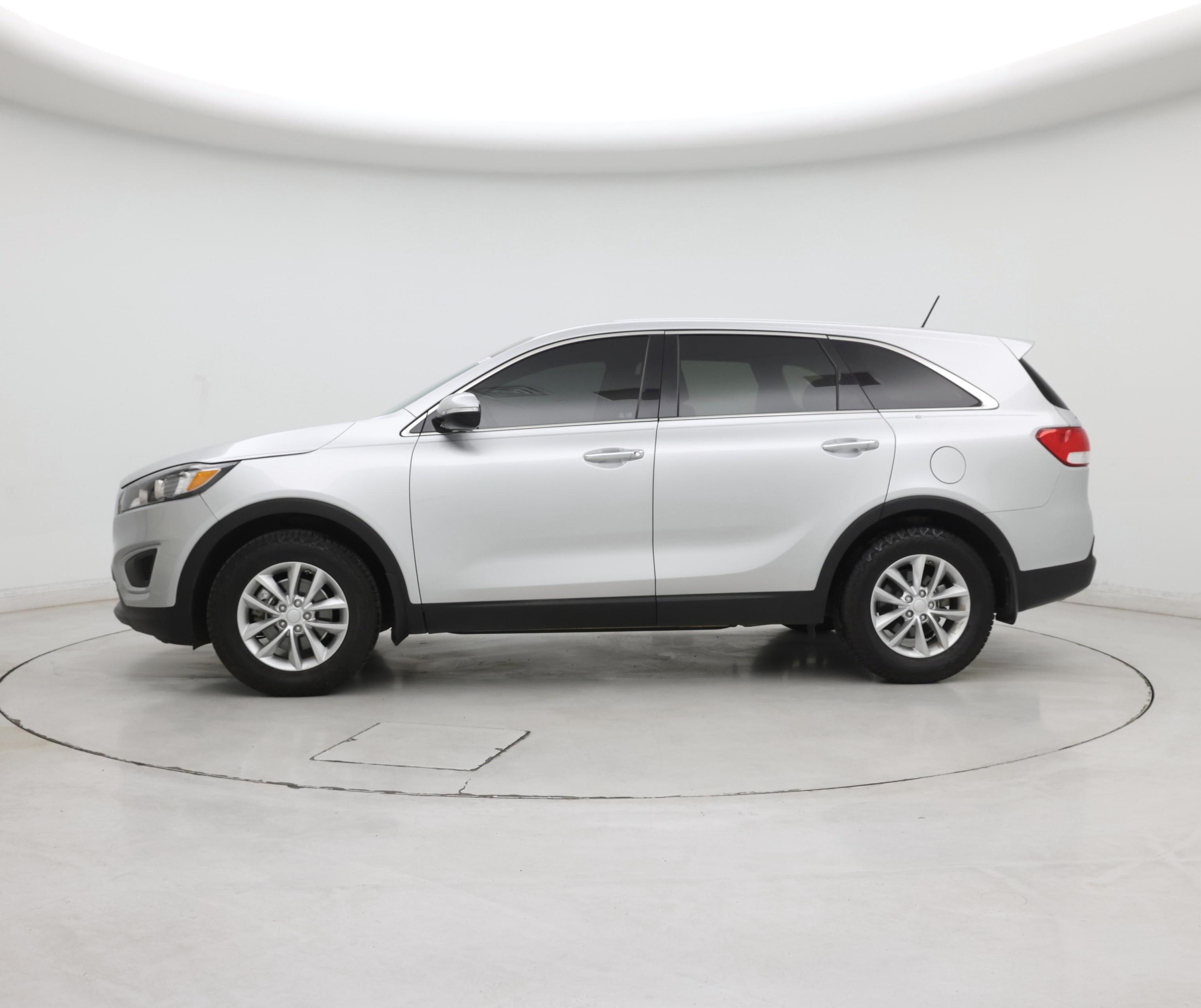 Thumbnail: 2017 Kia Sorento - 3