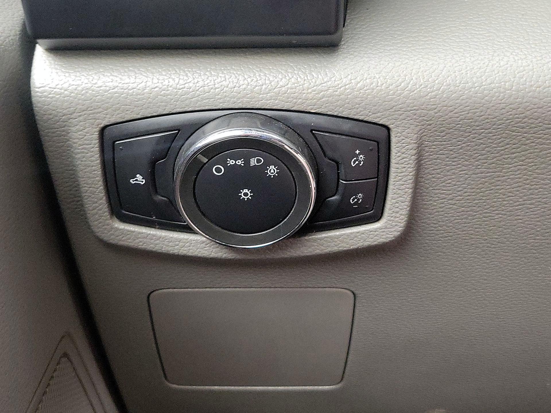 Thumbnail: 2015 Ford F-150 - 13