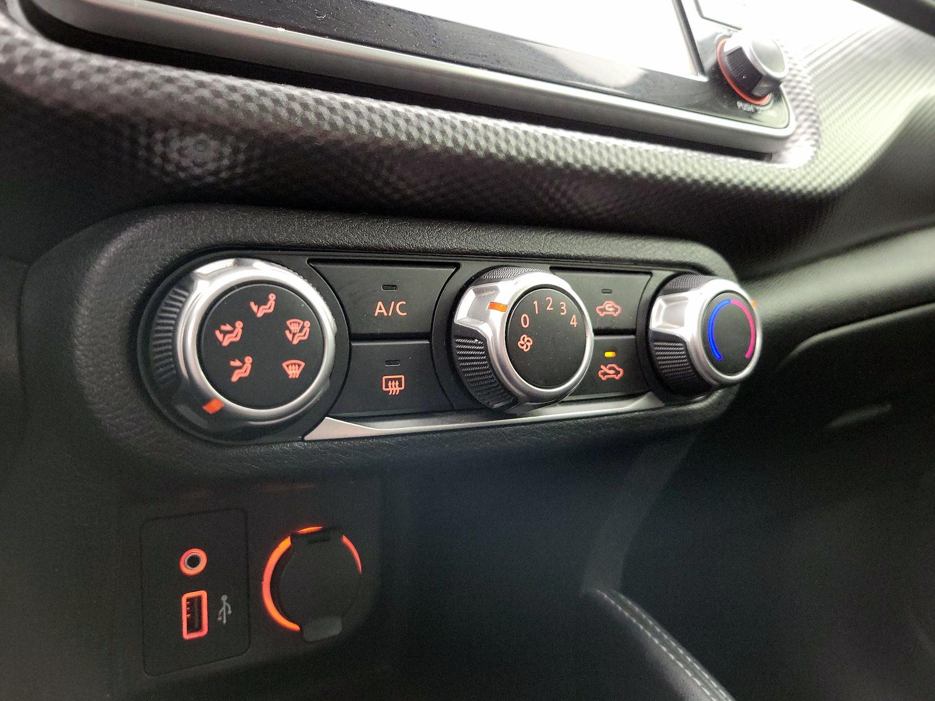 Thumbnail: 2019 Nissan Kicks - 16