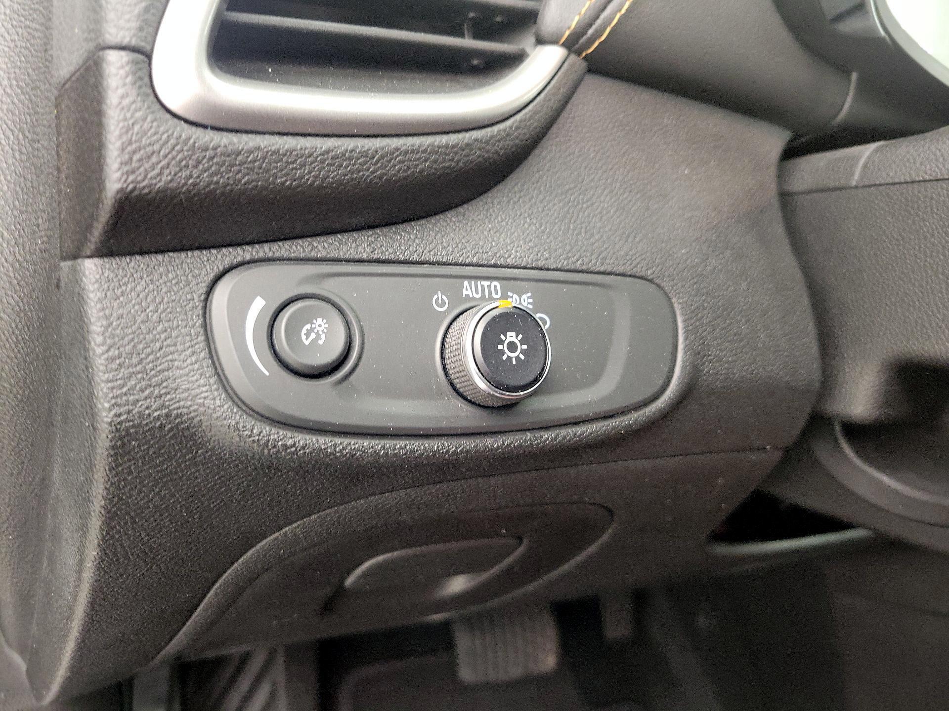 Thumbnail: 2020 Chevrolet Trax - 13