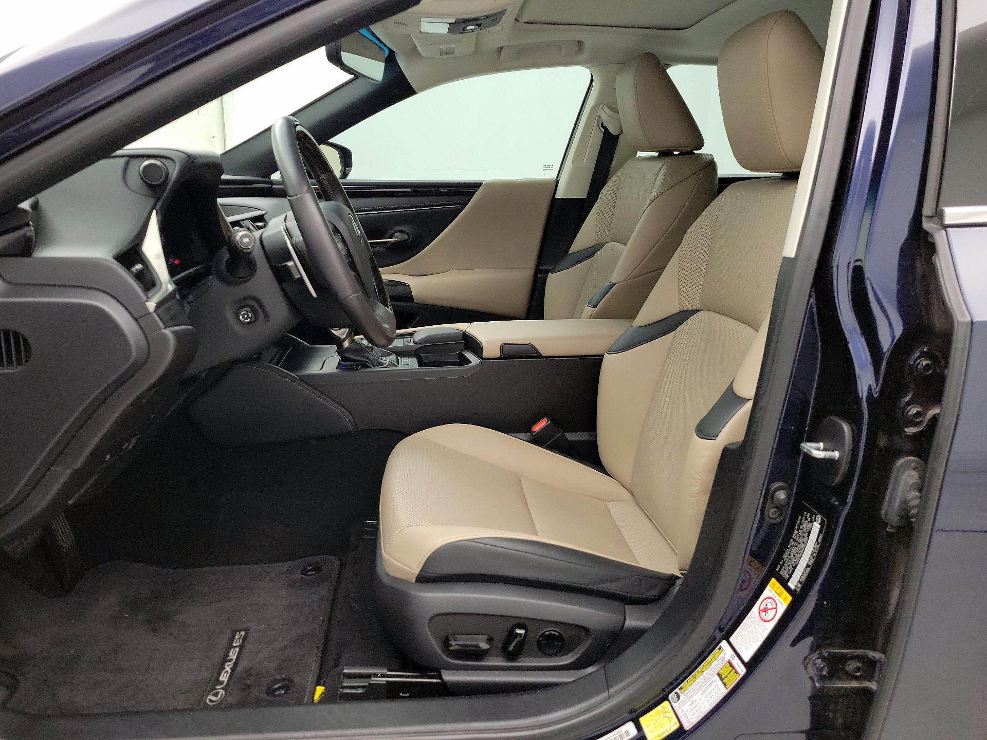 Thumbnail: 2019 Lexus ES - 11