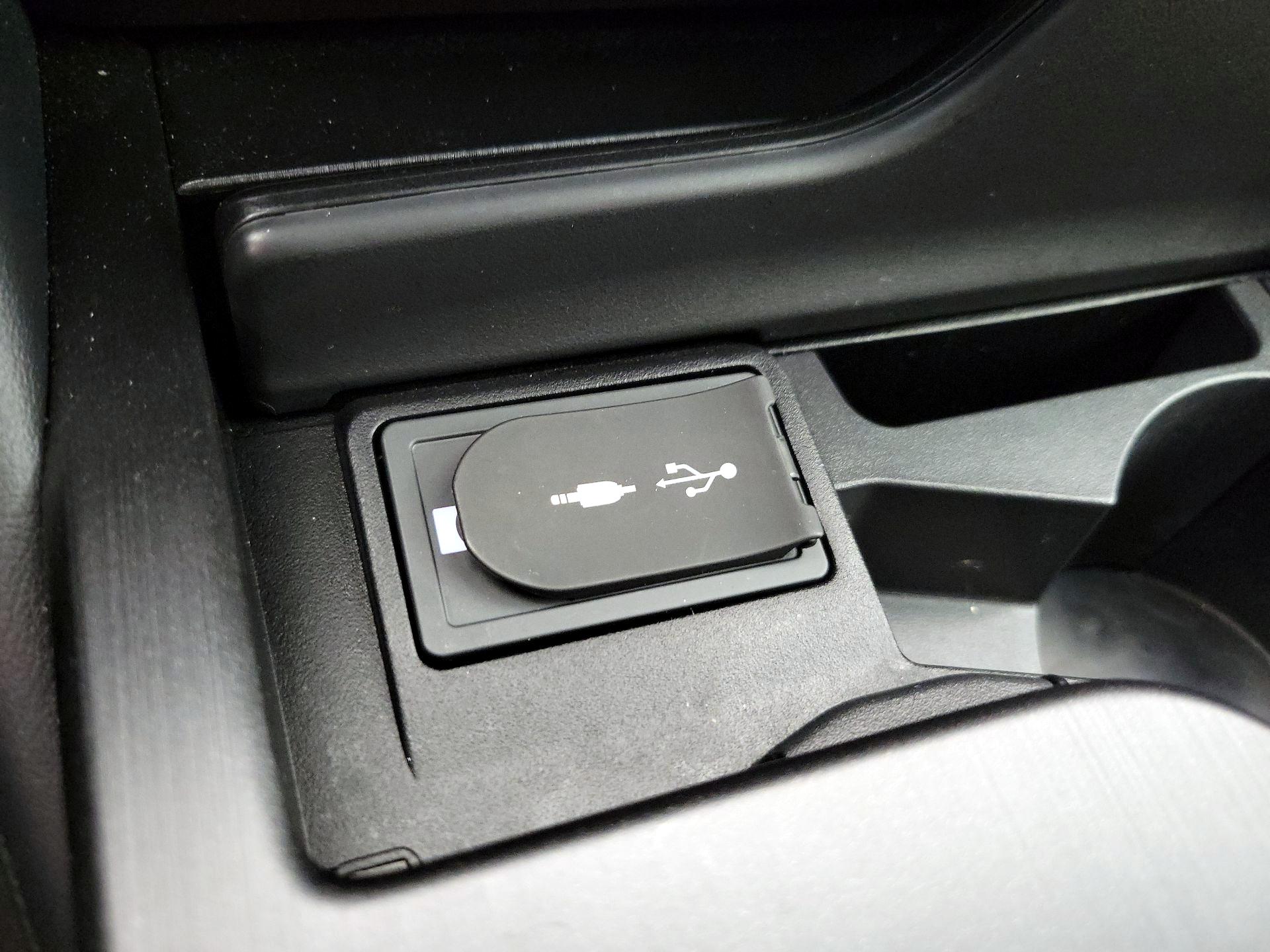 Thumbnail: 2019 Lexus ES - 19