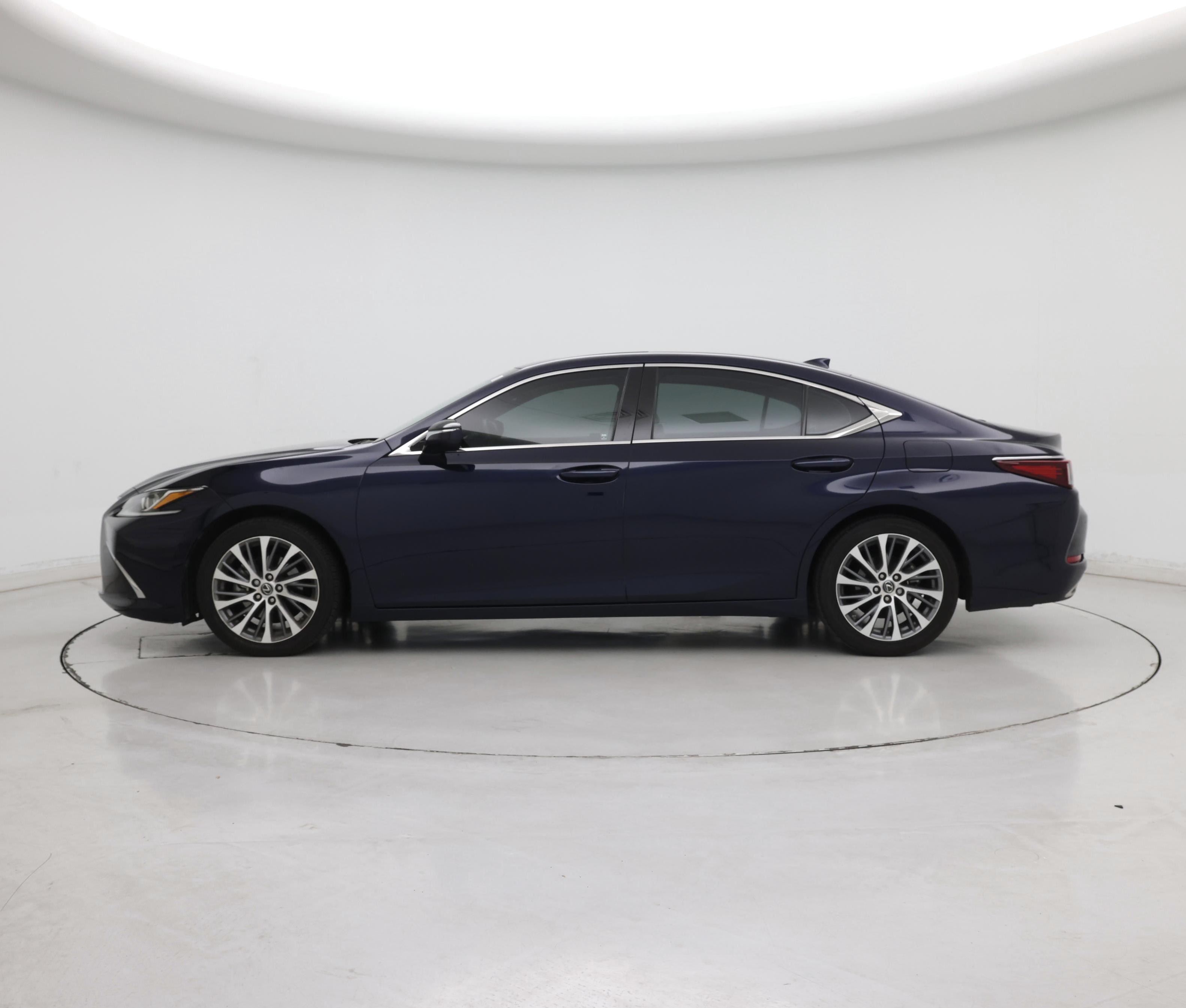 Thumbnail: 2019 Lexus ES - 3