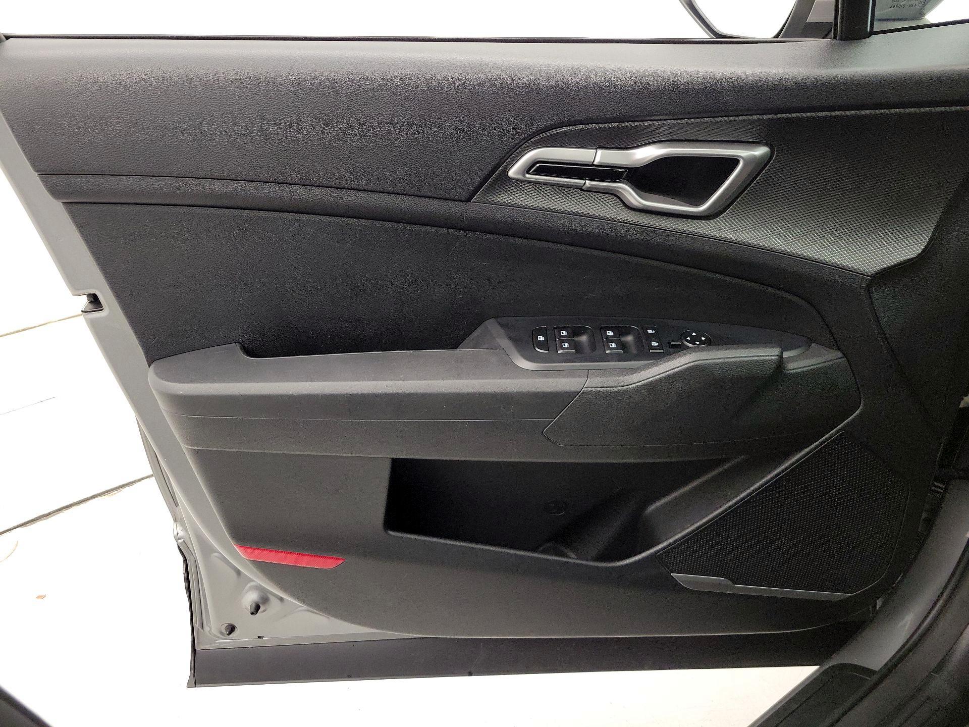 Thumbnail: 2024 Kia Sportage - 12