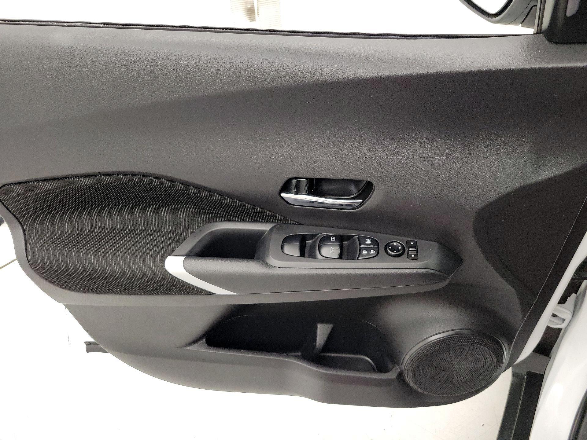 Thumbnail: 2023 Nissan Kicks - 12