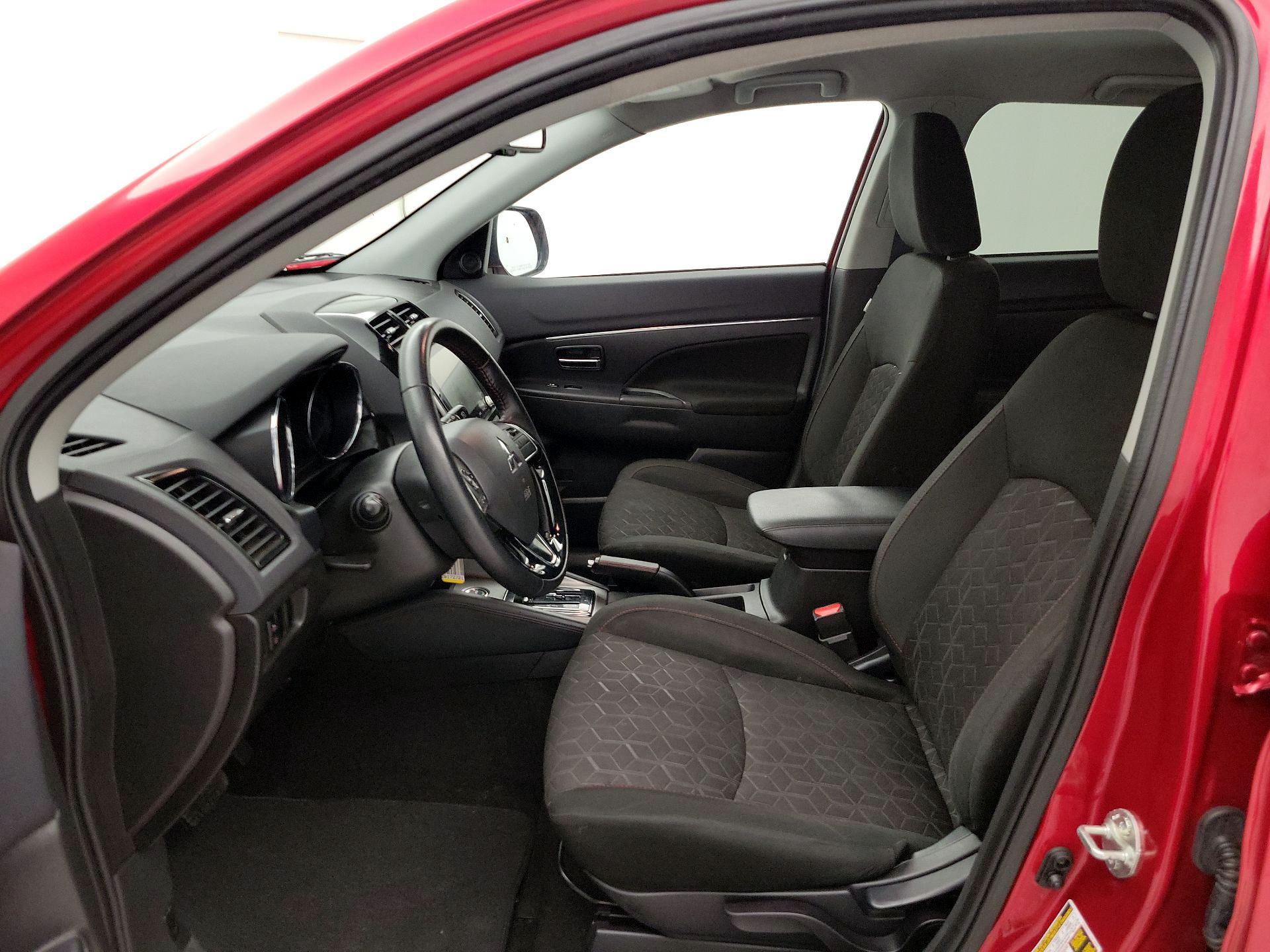 Thumbnail: 2023 Mitsubishi Outlander Sport - 11