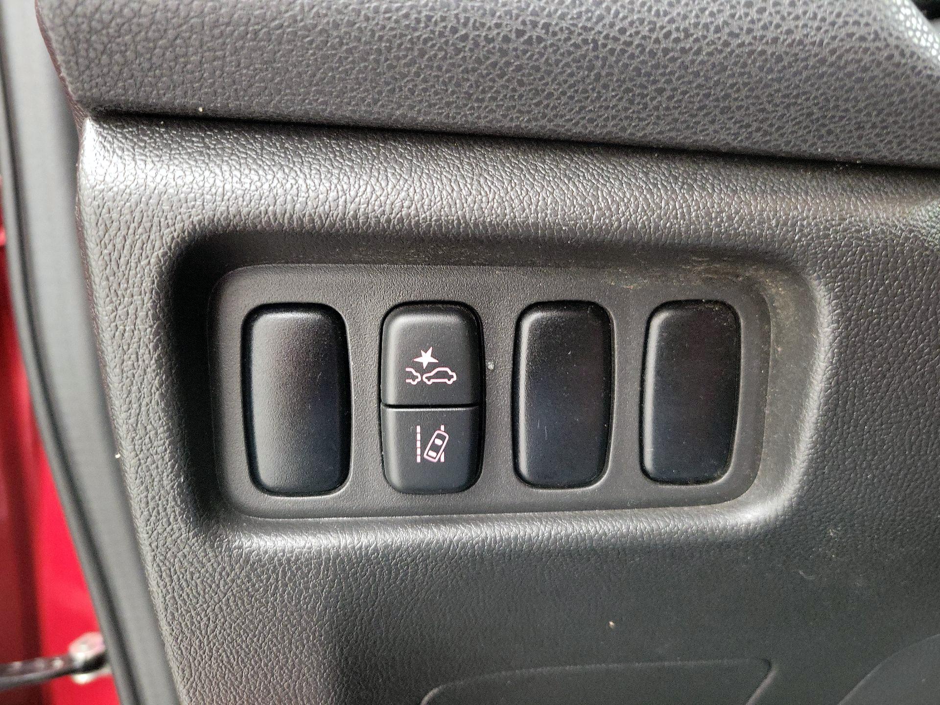 Thumbnail: 2023 Mitsubishi Outlander Sport - 13