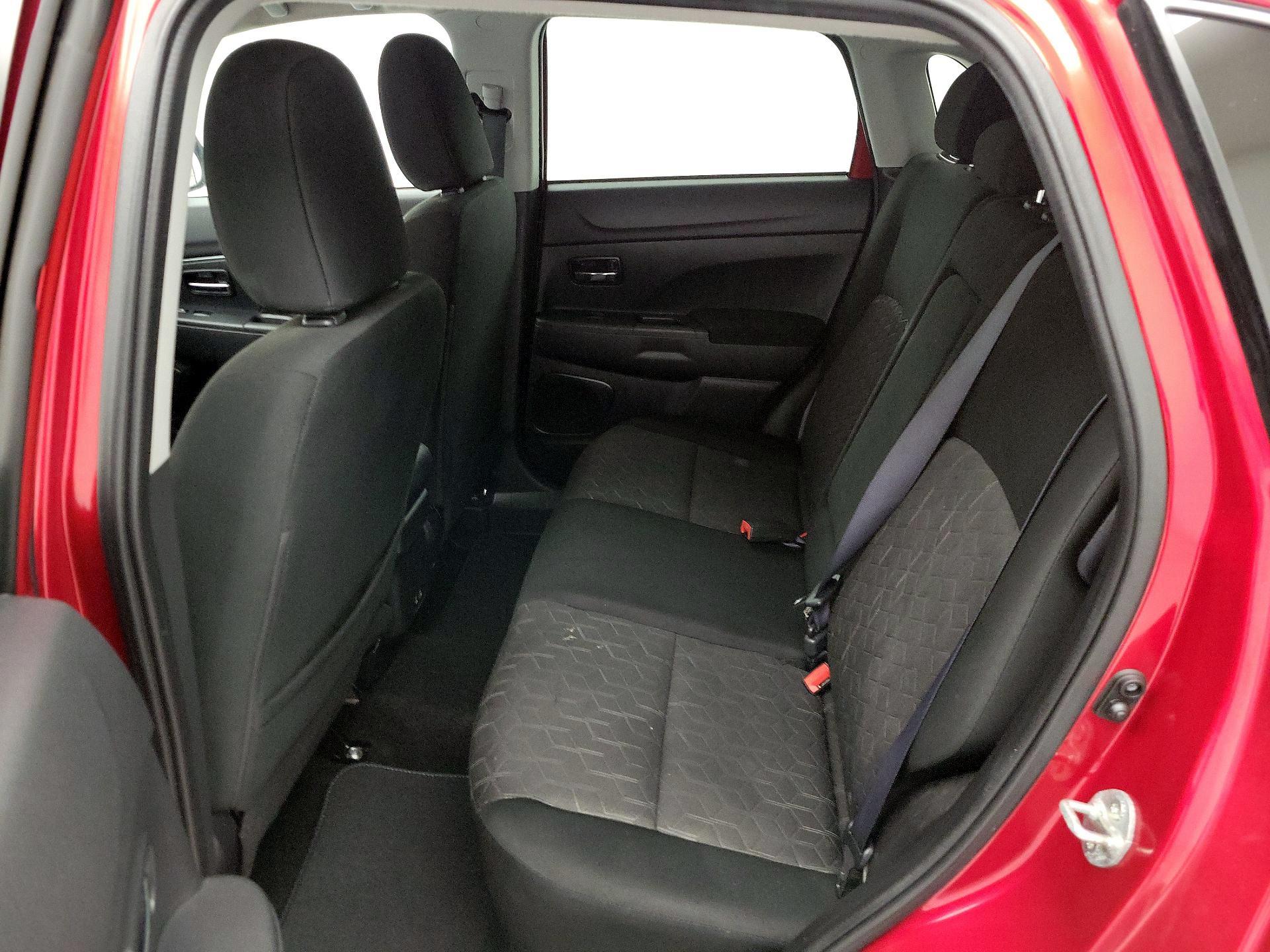 Thumbnail: 2023 Mitsubishi Outlander Sport - 19