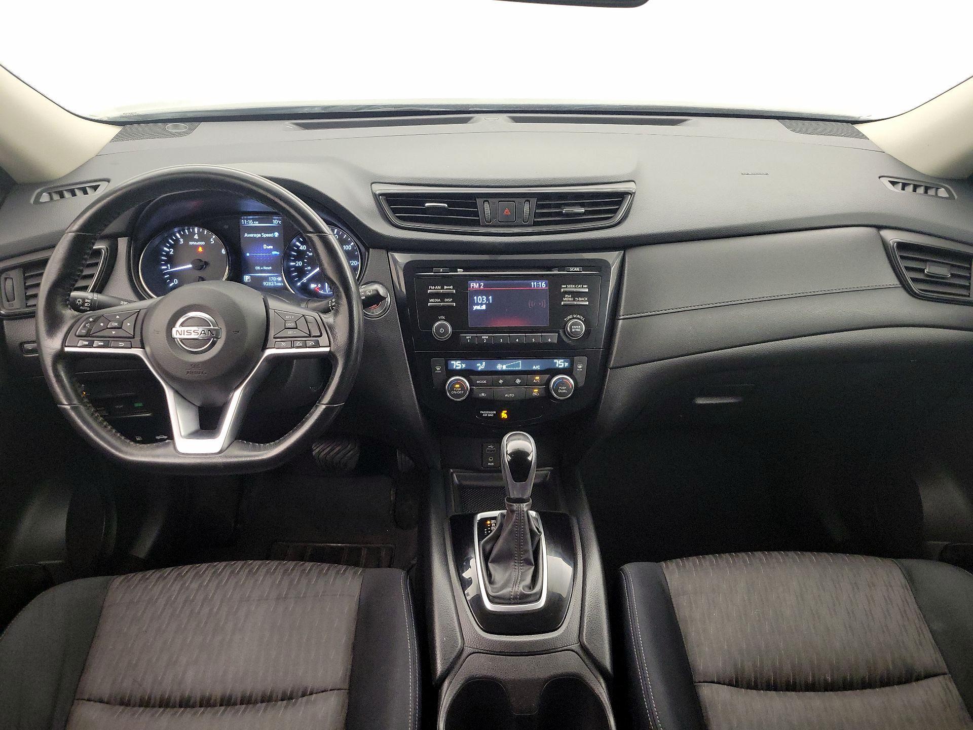 Thumbnail: 2017 Nissan Rogue - 9