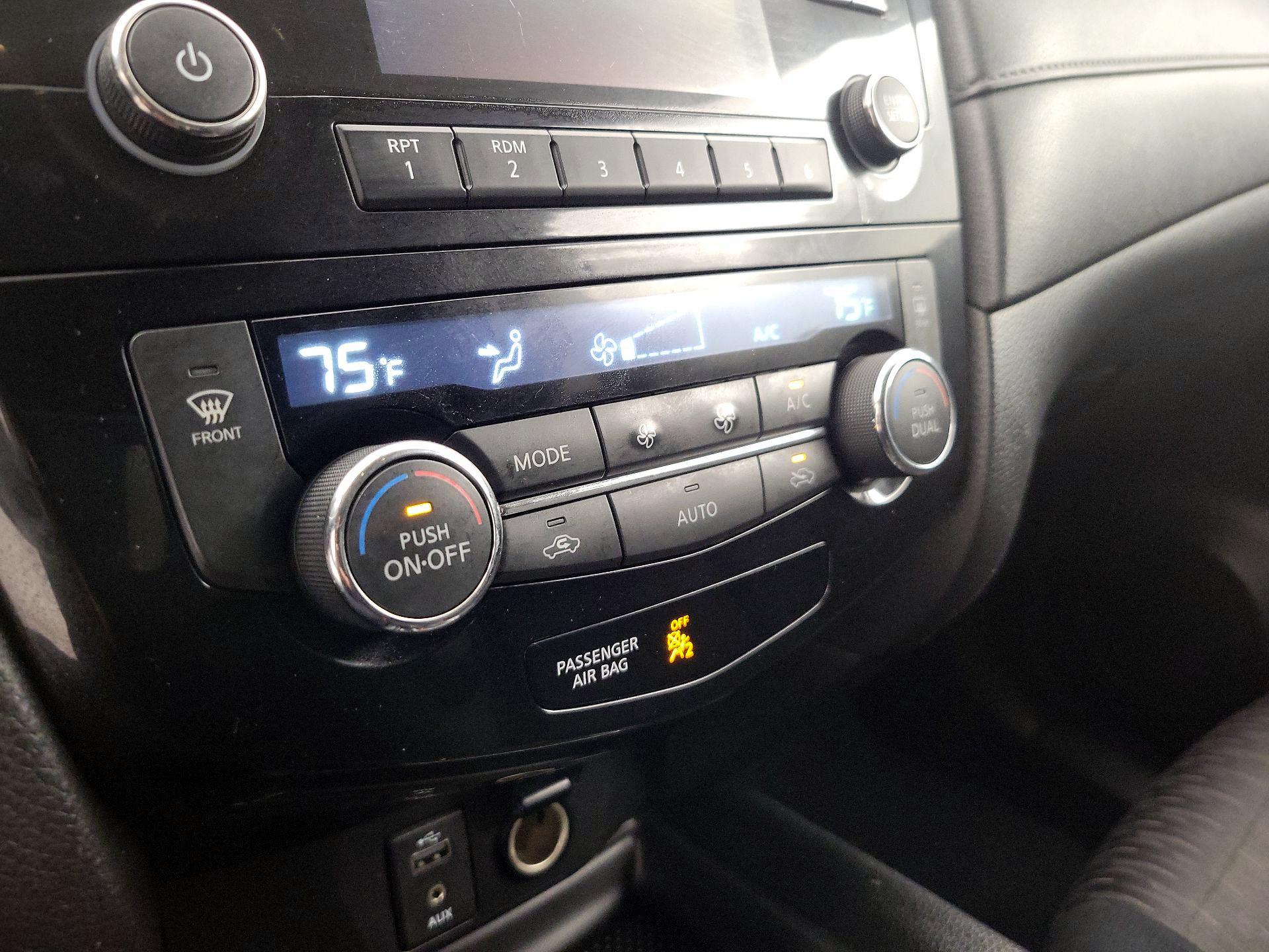 Thumbnail: 2017 Nissan Rogue - 16