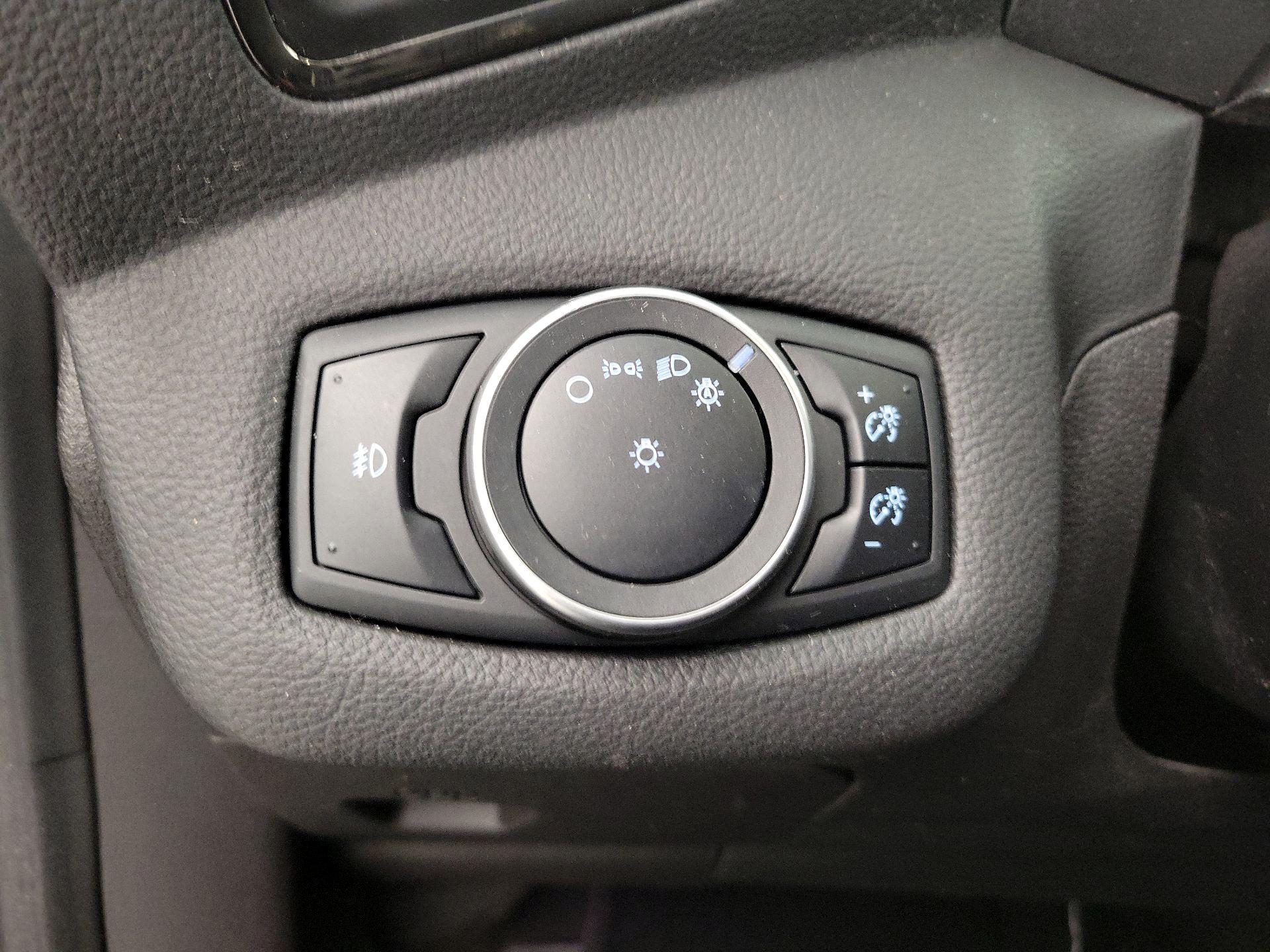 Thumbnail: 2015 Ford Escape - 13