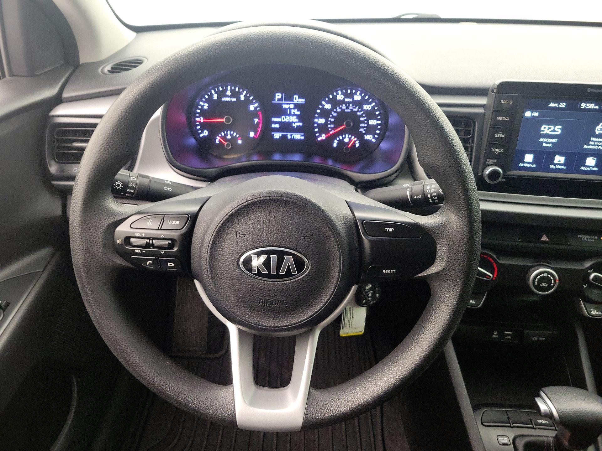 Thumbnail: 2020 Kia Rio - 10