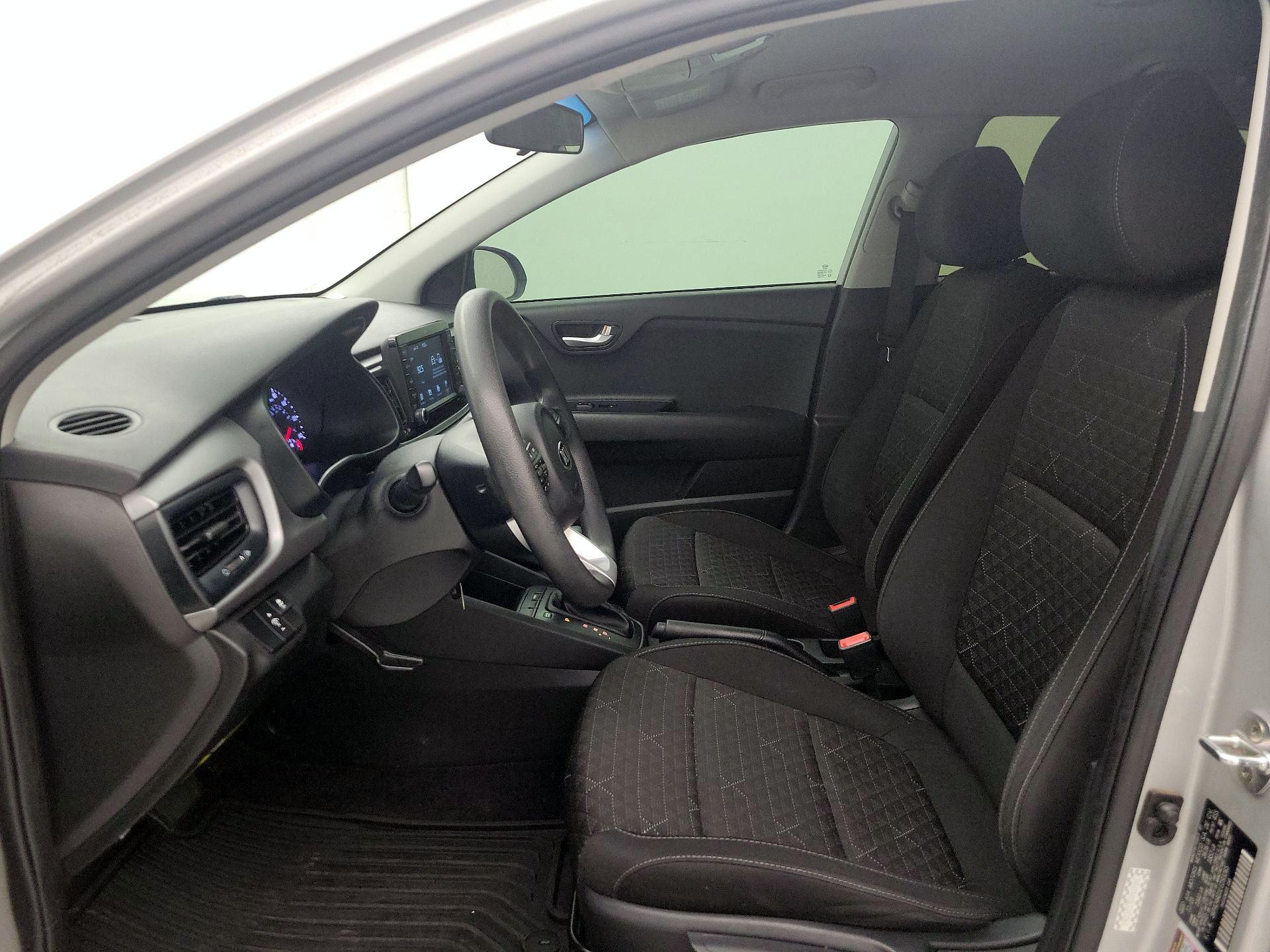 Thumbnail: 2020 Kia Rio - 11