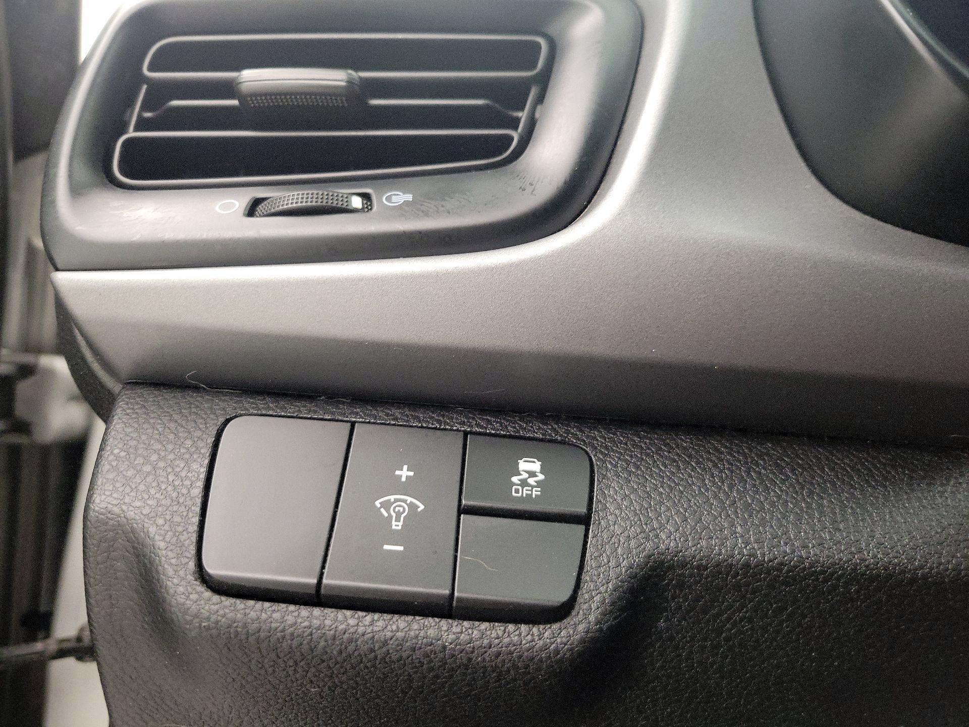 Thumbnail: 2020 Kia Rio - 13