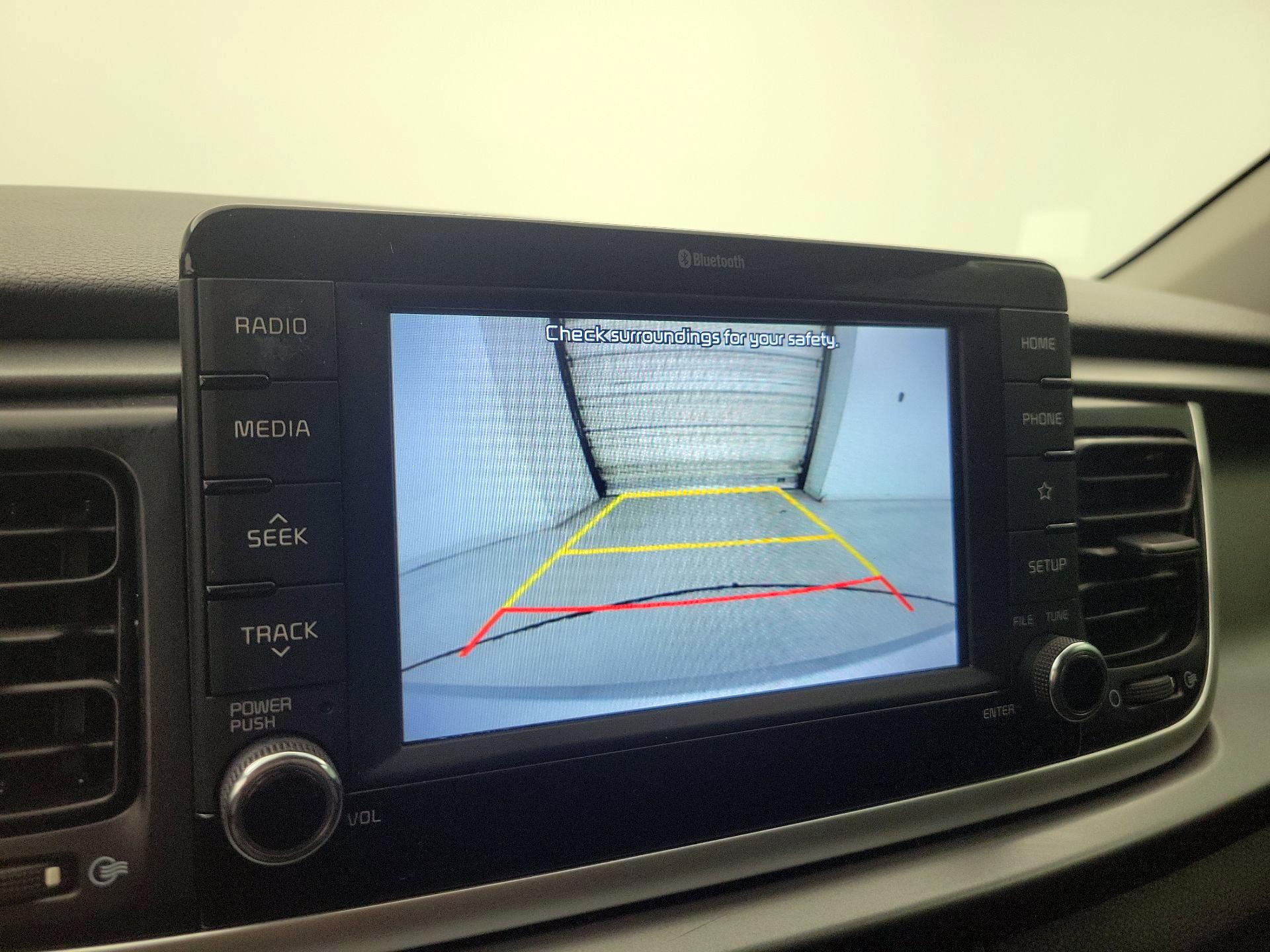 Thumbnail: 2020 Kia Rio - 14