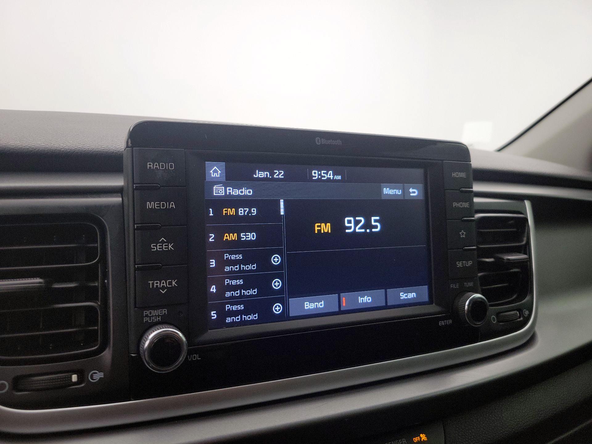 Thumbnail: 2020 Kia Rio - 15