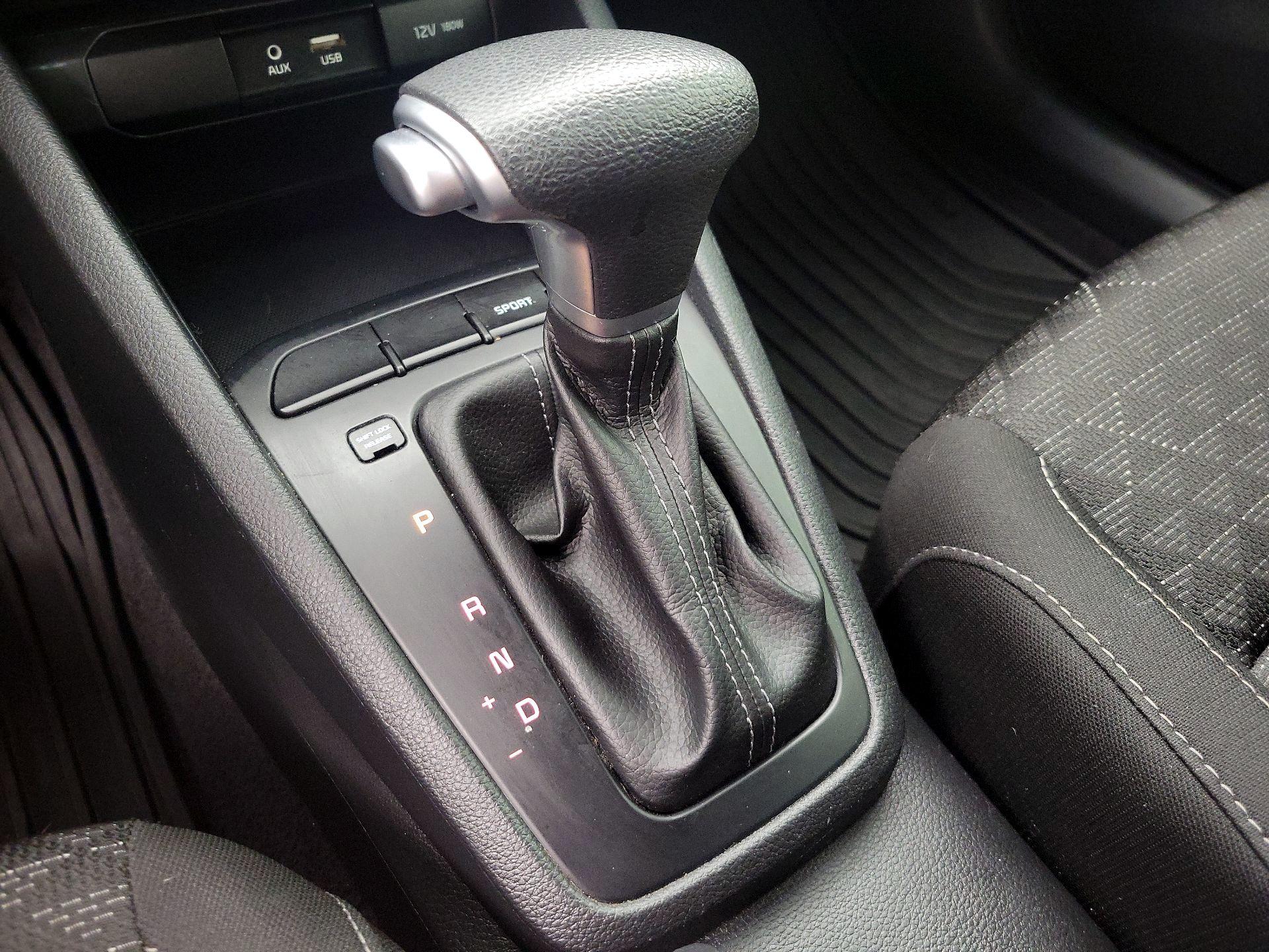 Thumbnail: 2020 Kia Rio - 17