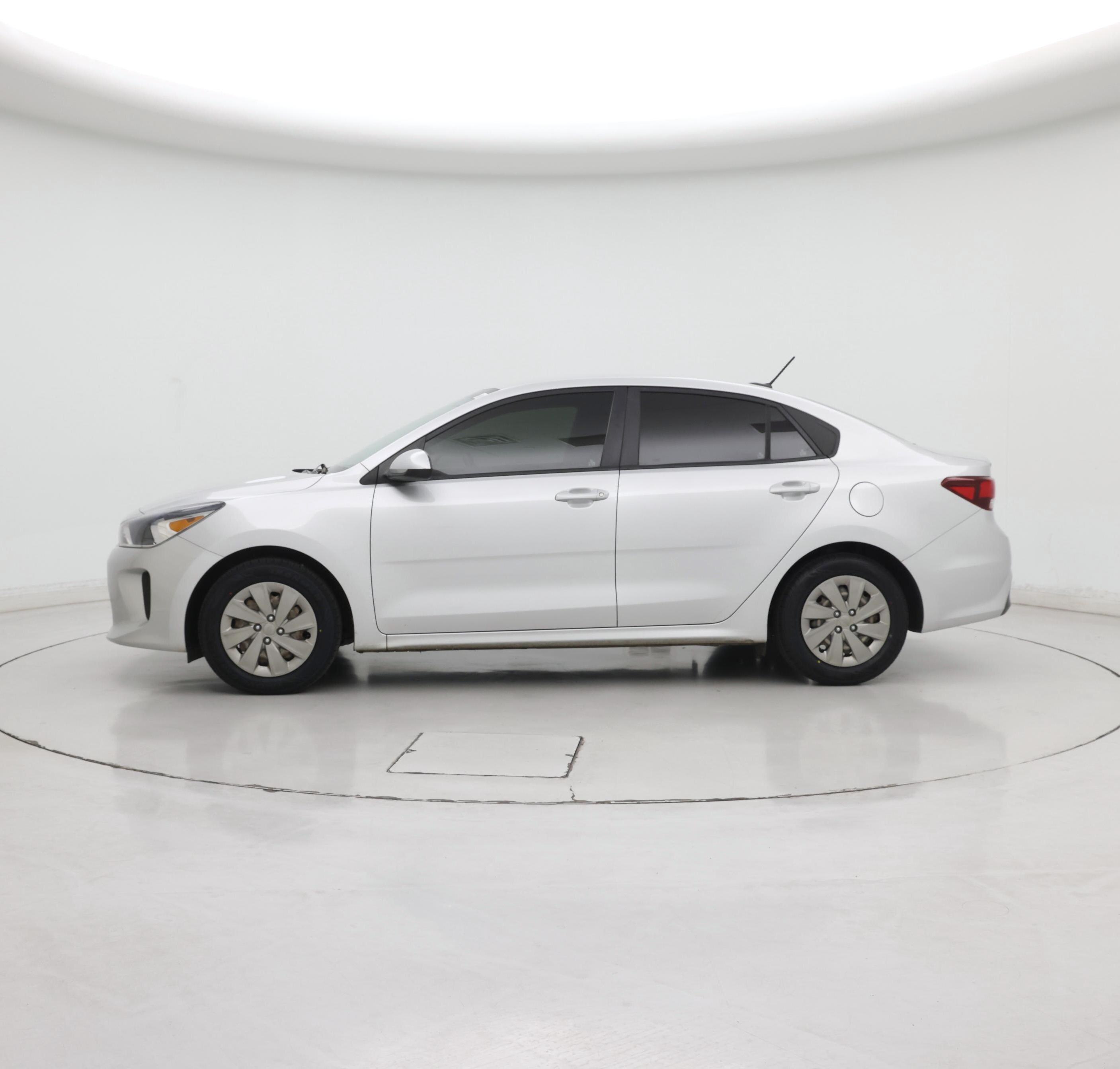 Thumbnail: 2020 Kia Rio - 3