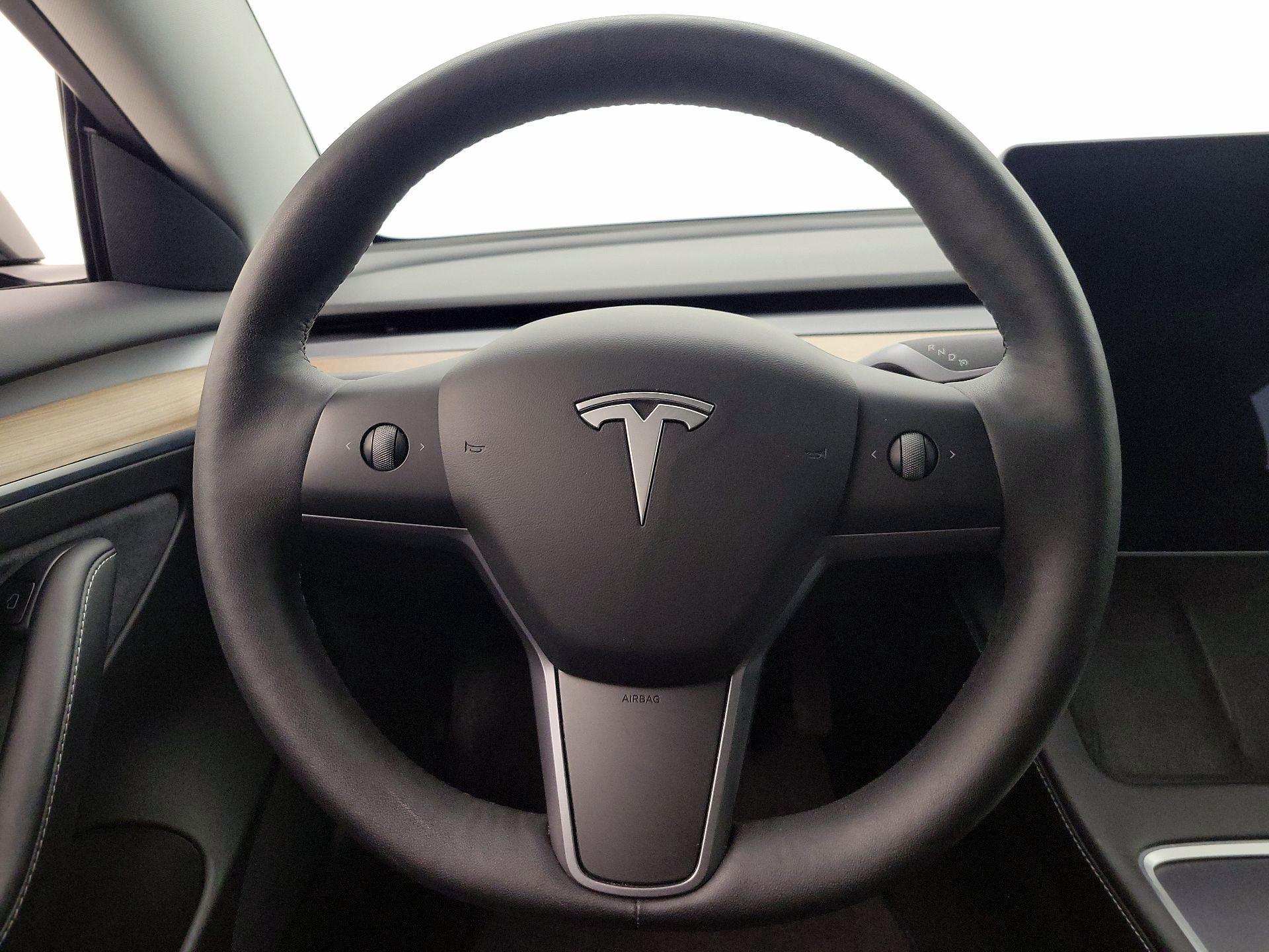 Thumbnail: 2021 Tesla Model 3 - 10