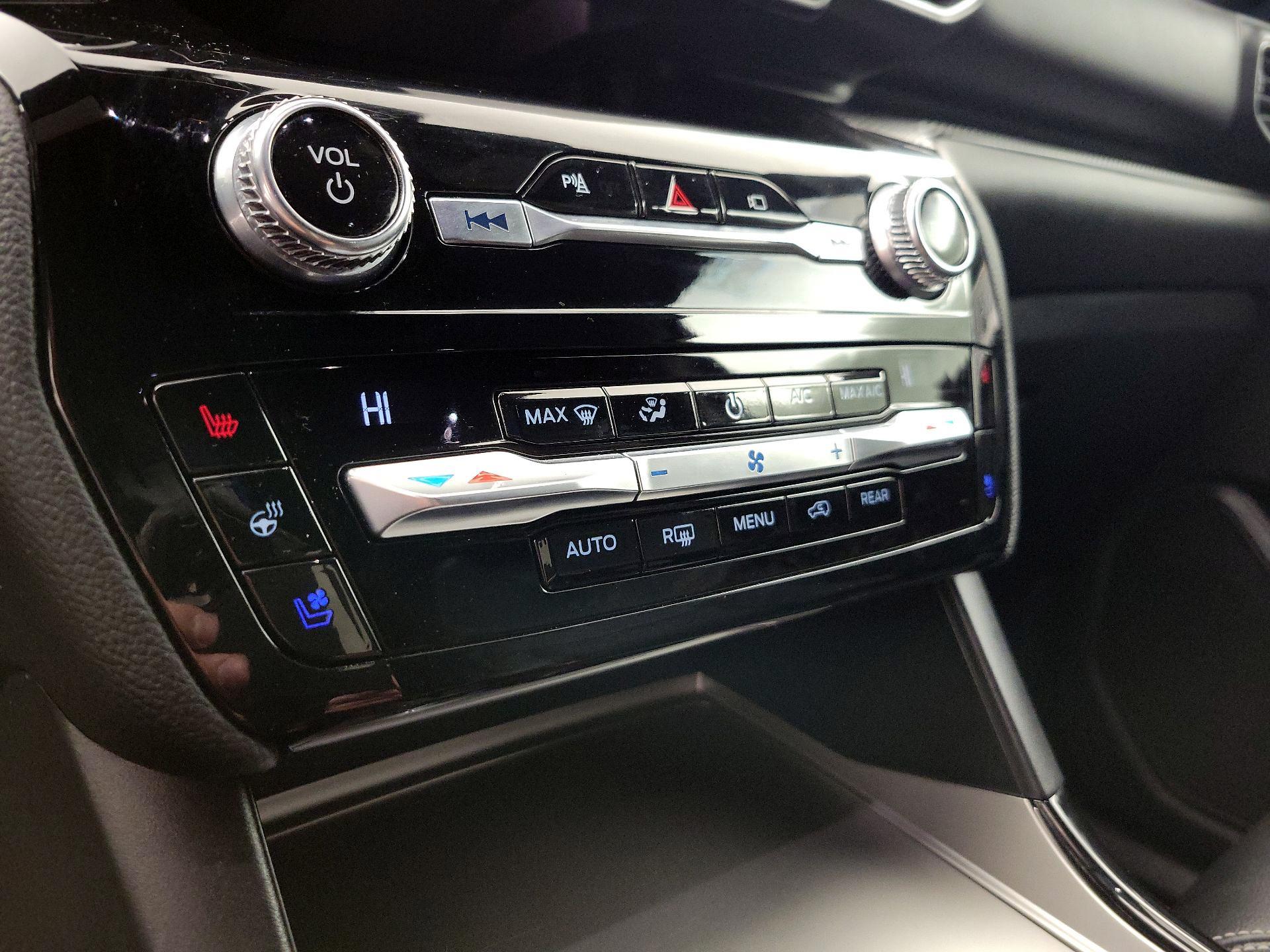 Thumbnail: 2021 Ford Explorer - 17