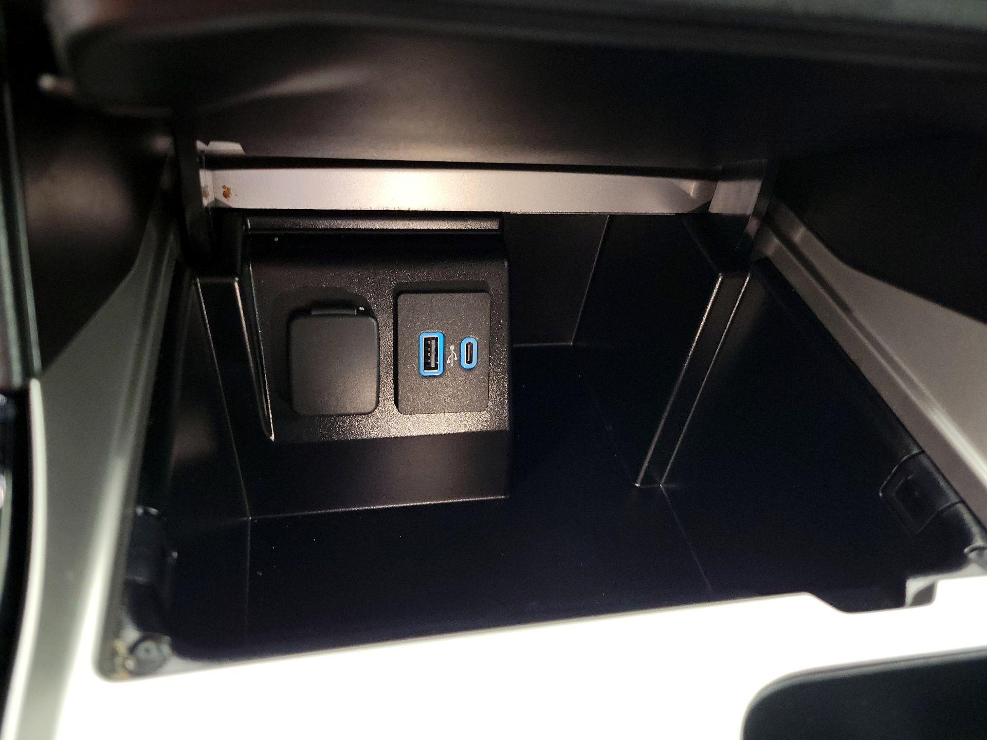 Thumbnail: 2021 Ford Explorer - 19