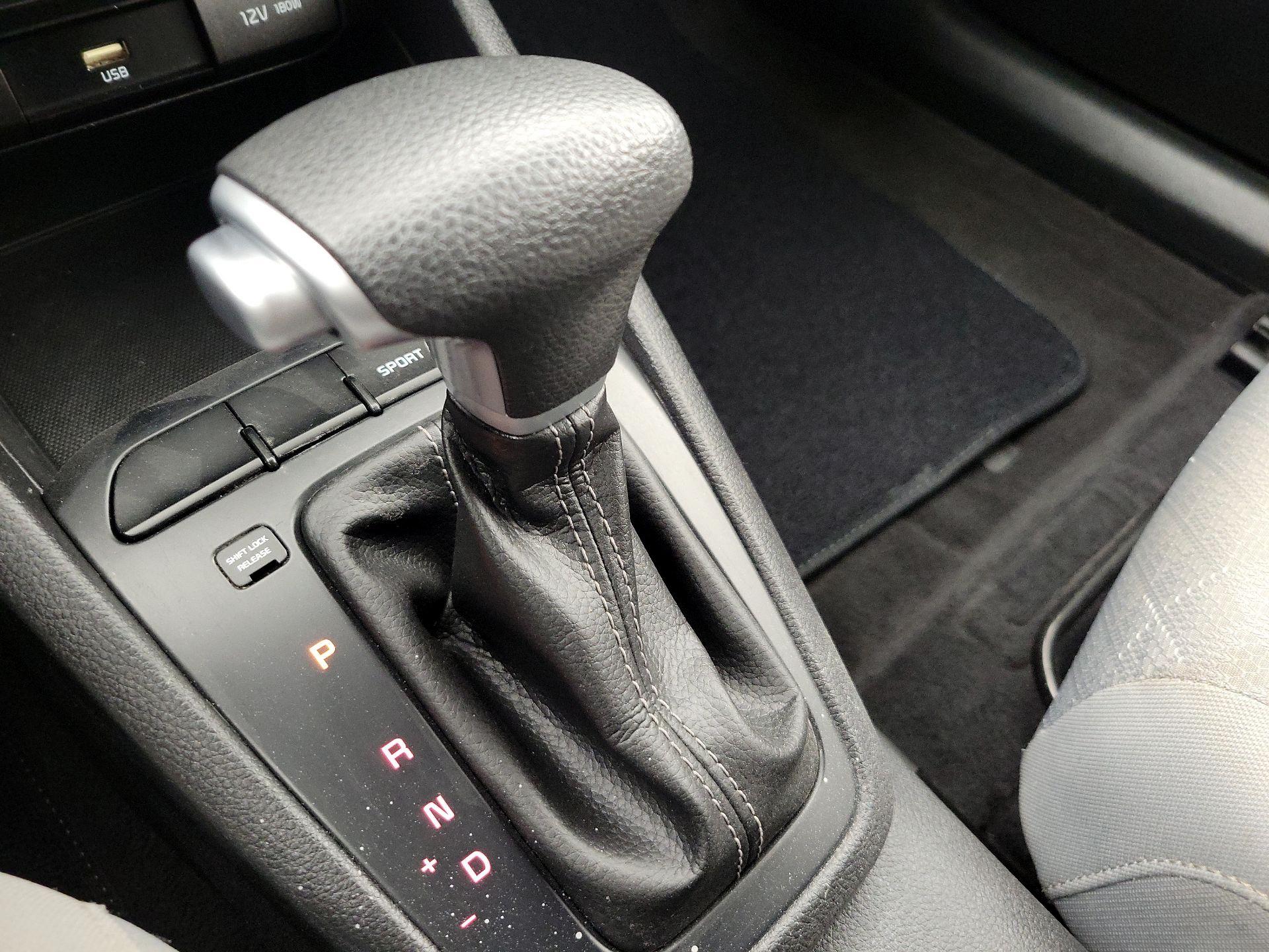 Thumbnail: 2022 Kia Rio - 17