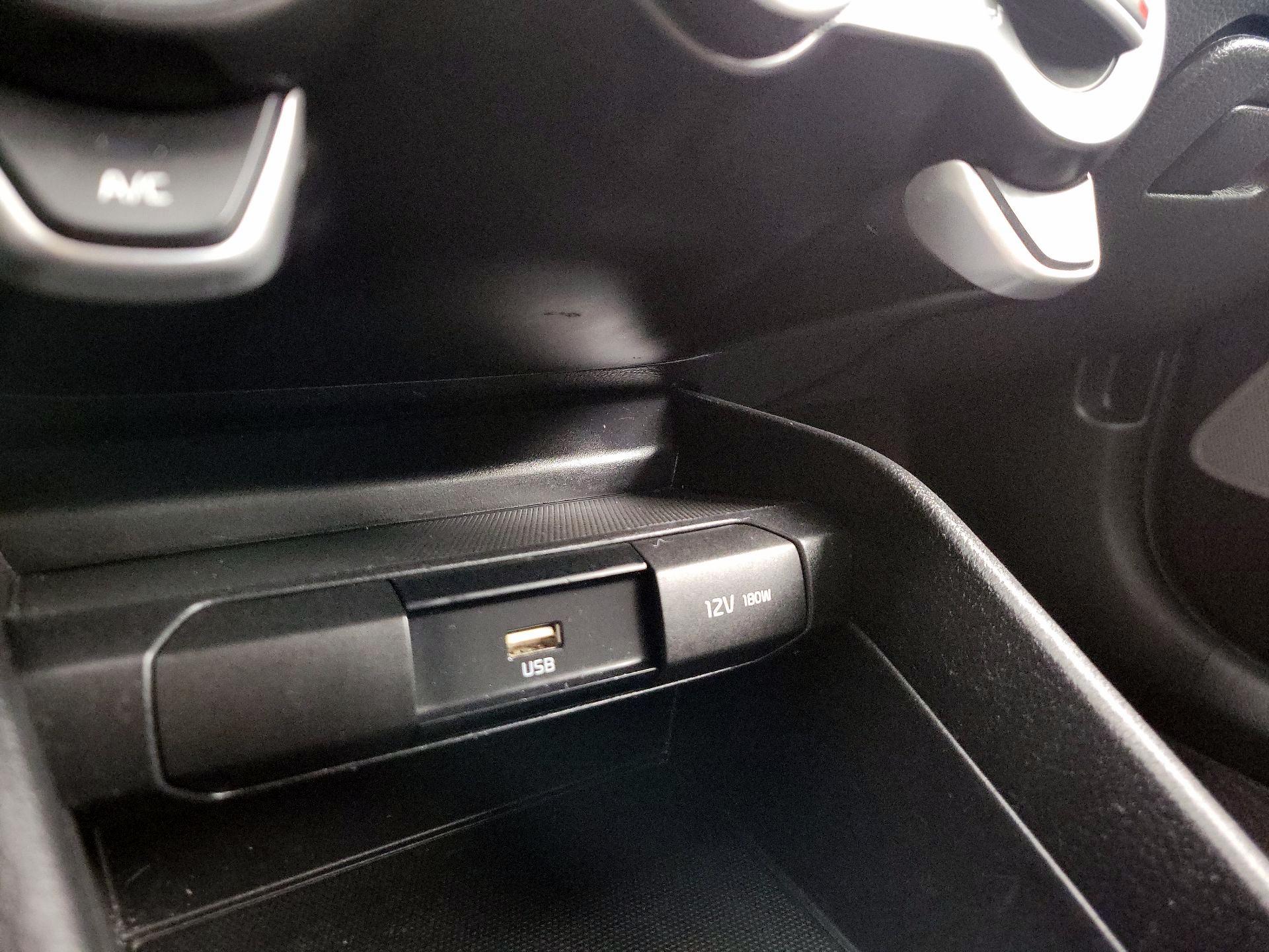 Thumbnail: 2022 Kia Rio - 18