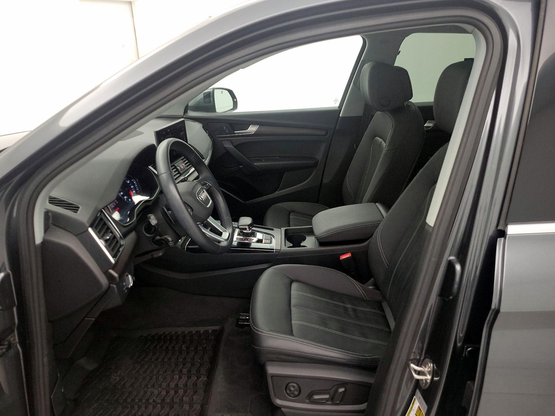 Thumbnail: 2023 Audi Q5 - 11