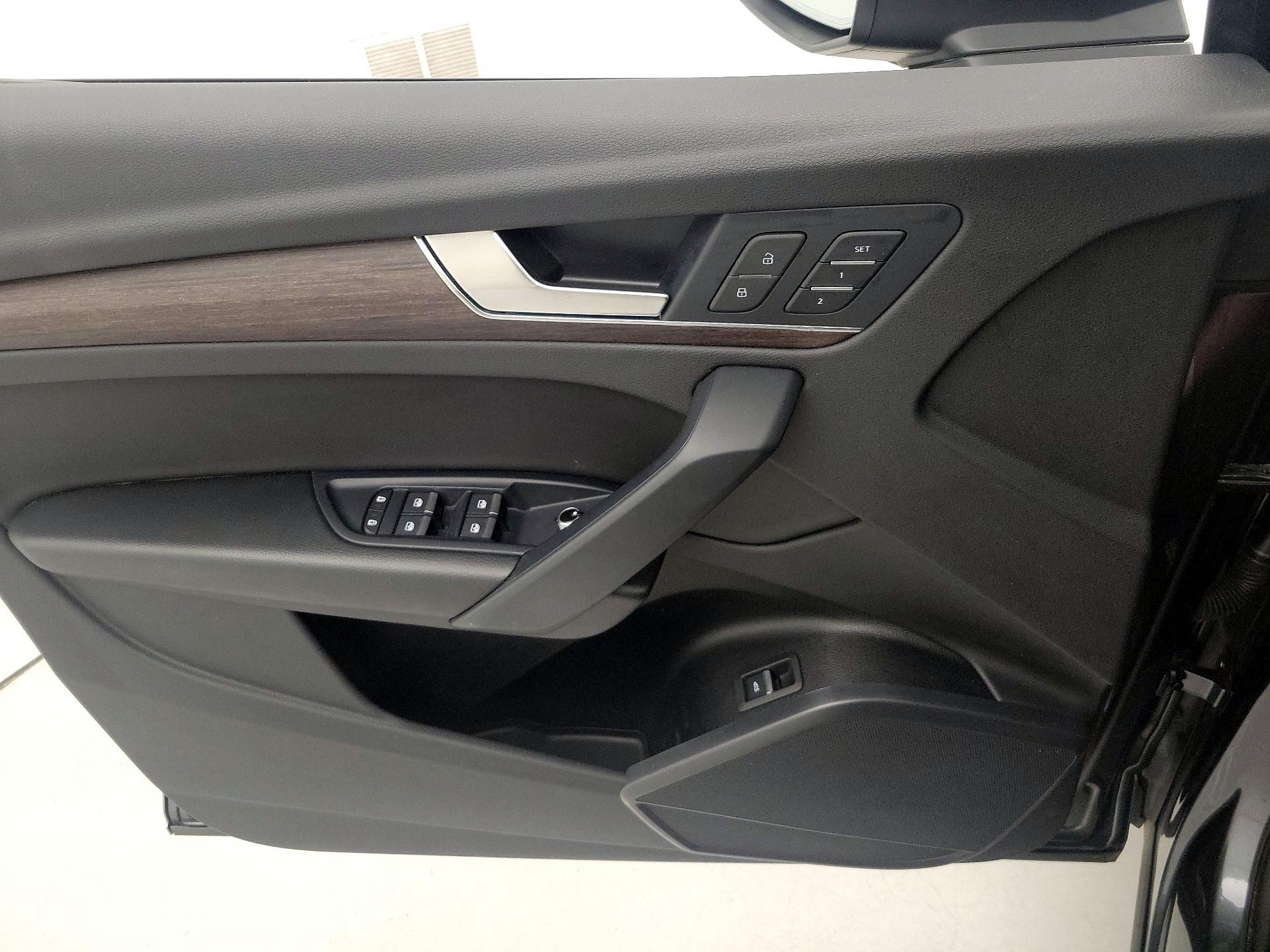 Thumbnail: 2023 Audi Q5 - 12