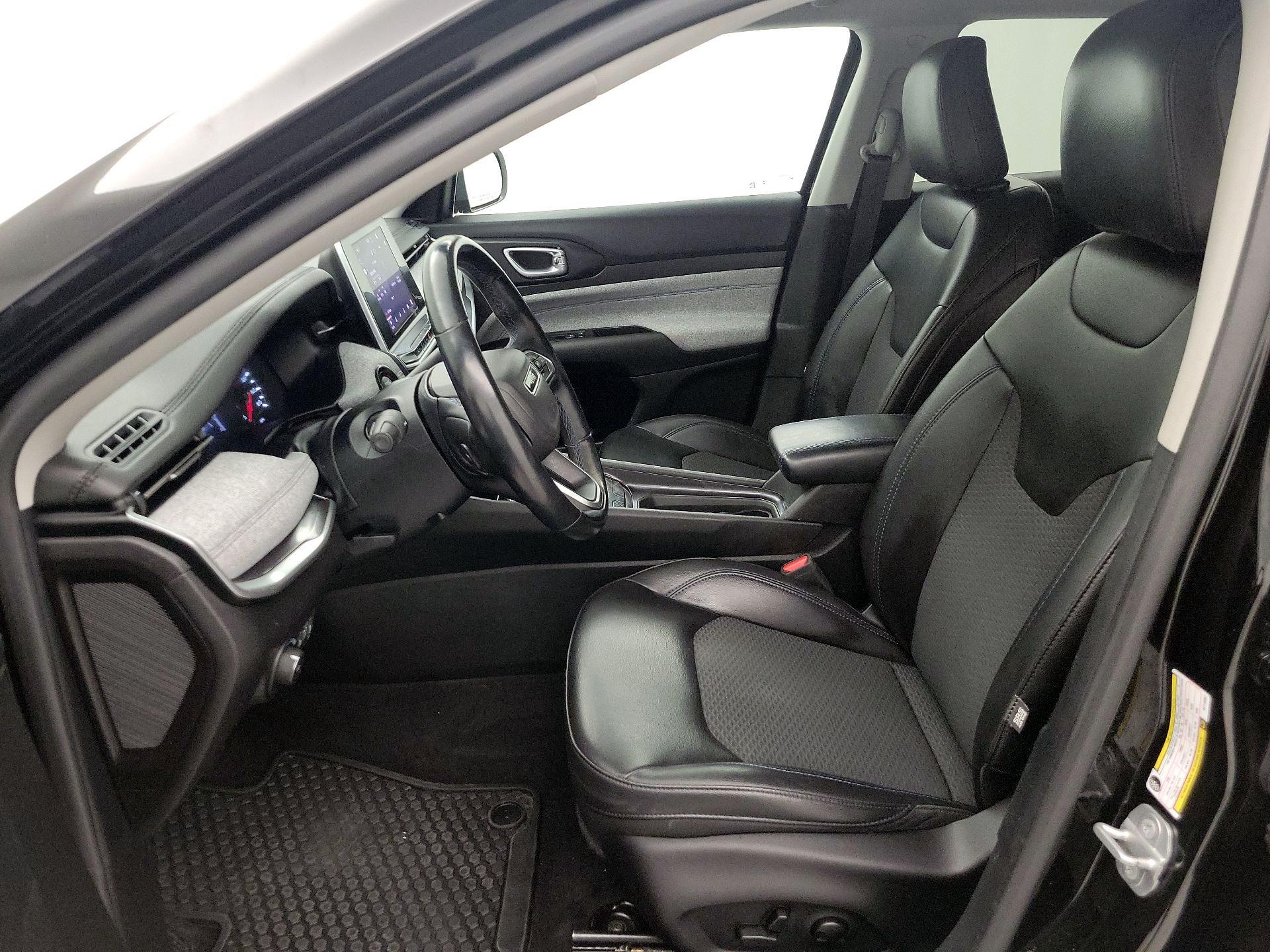 Thumbnail: 2022 Jeep Compass - 11