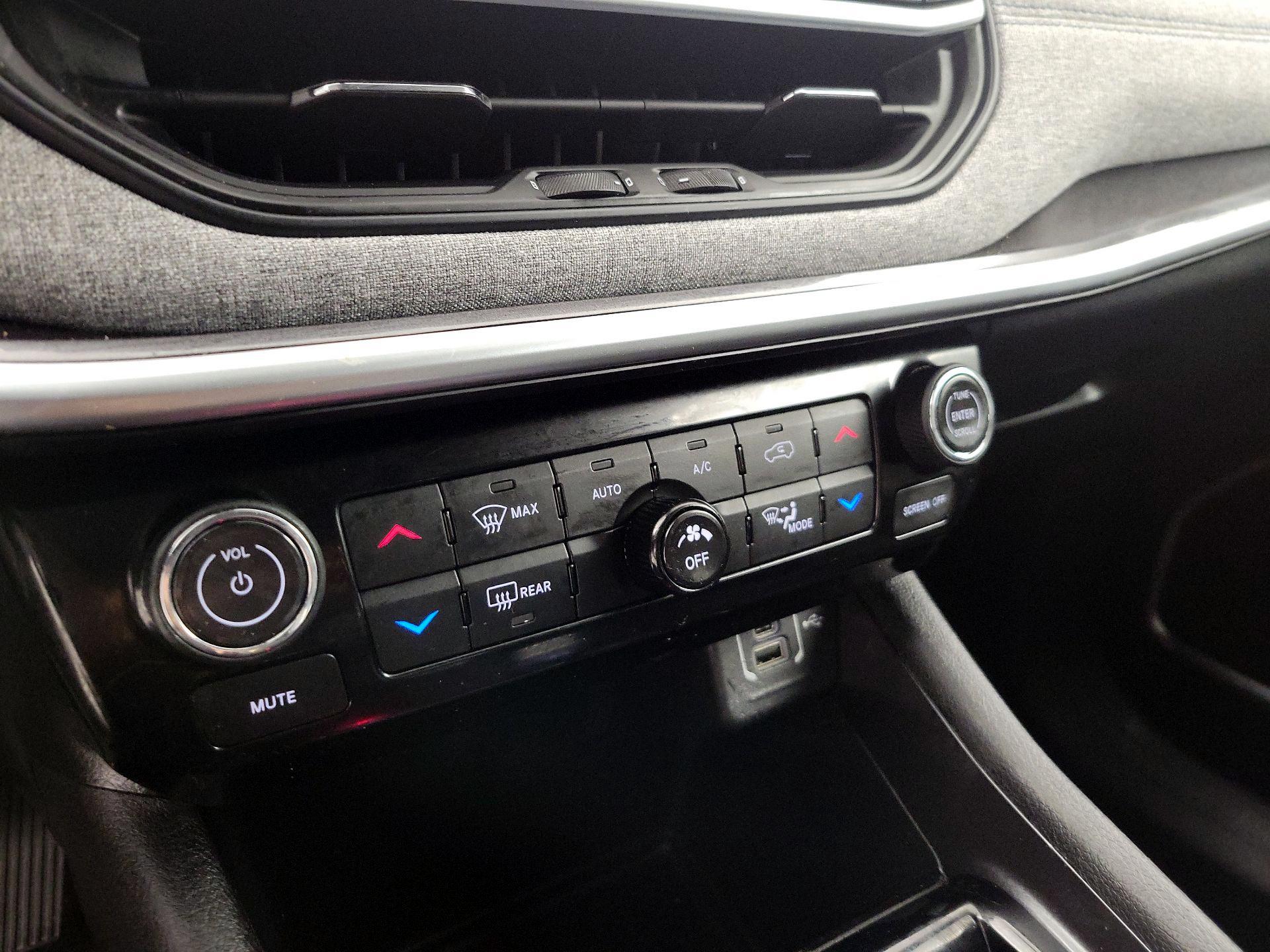 Thumbnail: 2022 Jeep Compass - 16