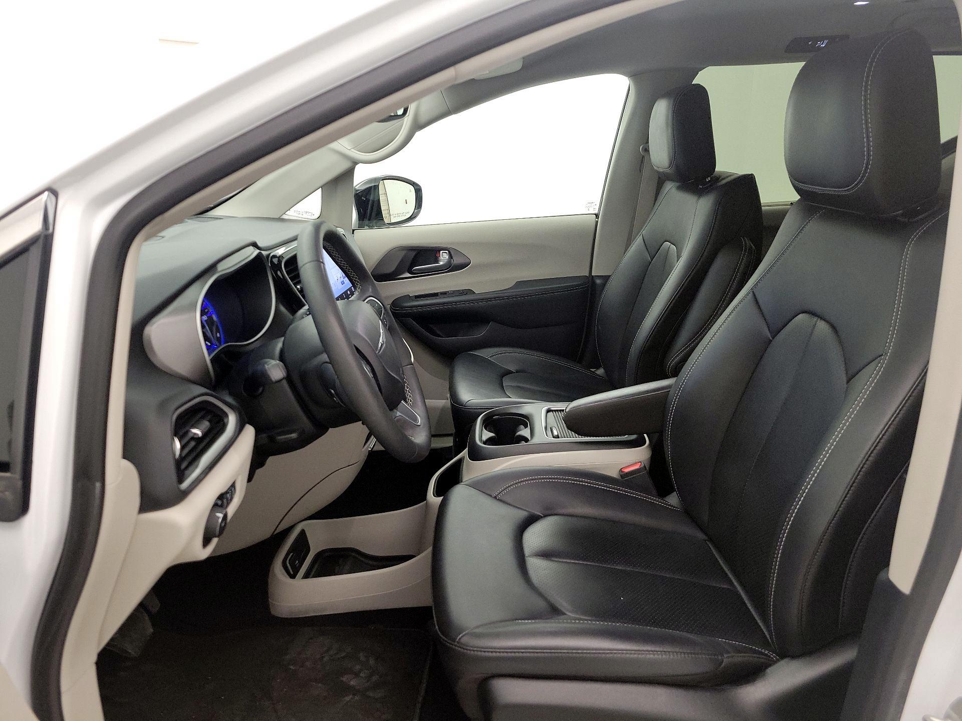 Thumbnail: 2024 Chrysler Pacifica - 11