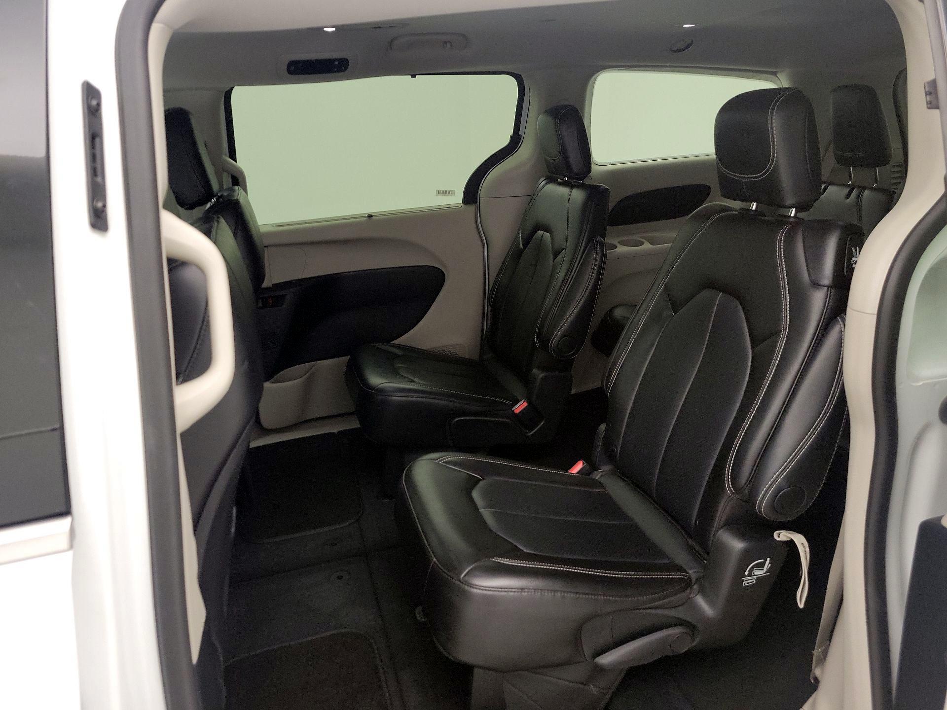 Thumbnail: 2024 Chrysler Pacifica - 19