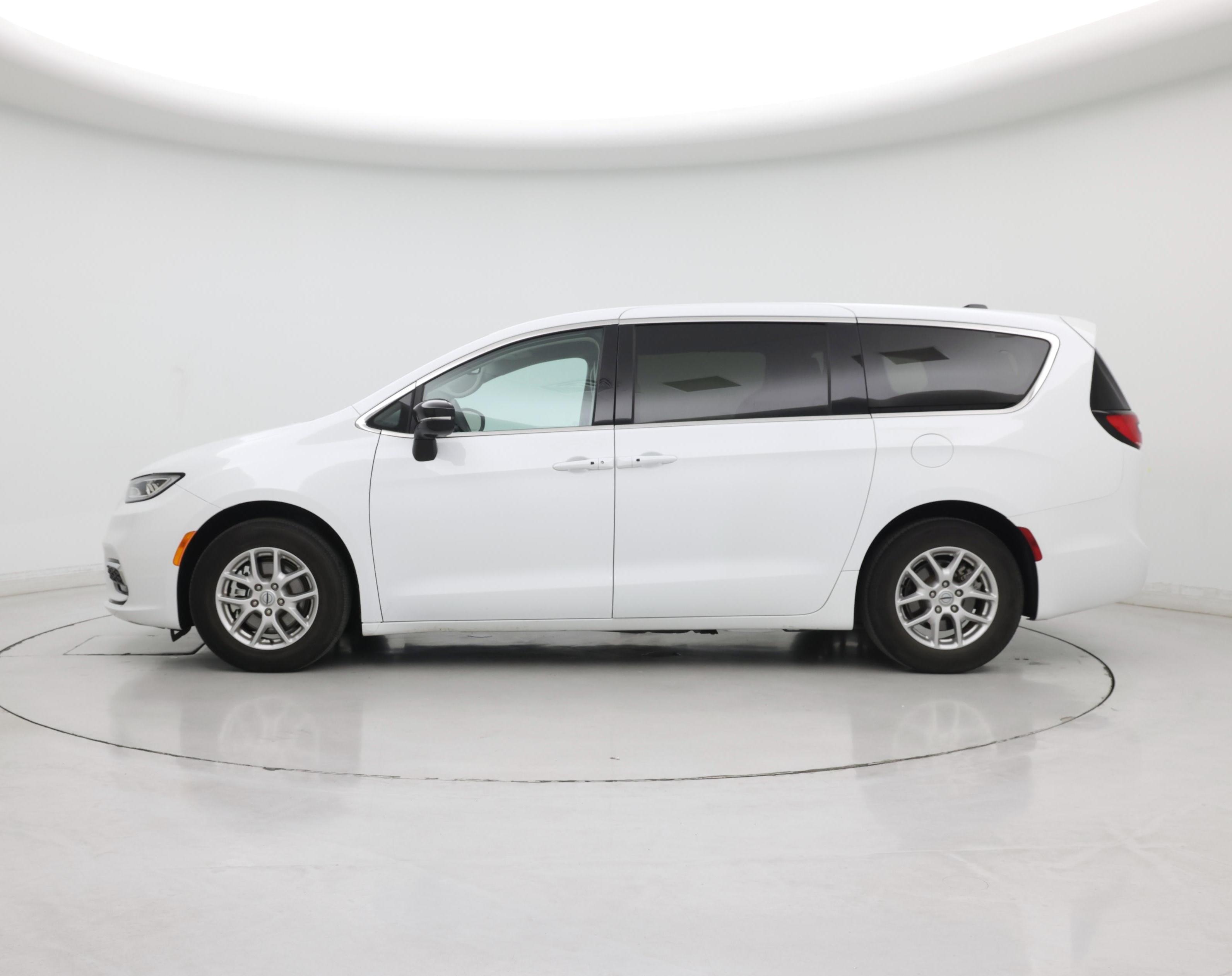 Thumbnail: 2024 Chrysler Pacifica - 3