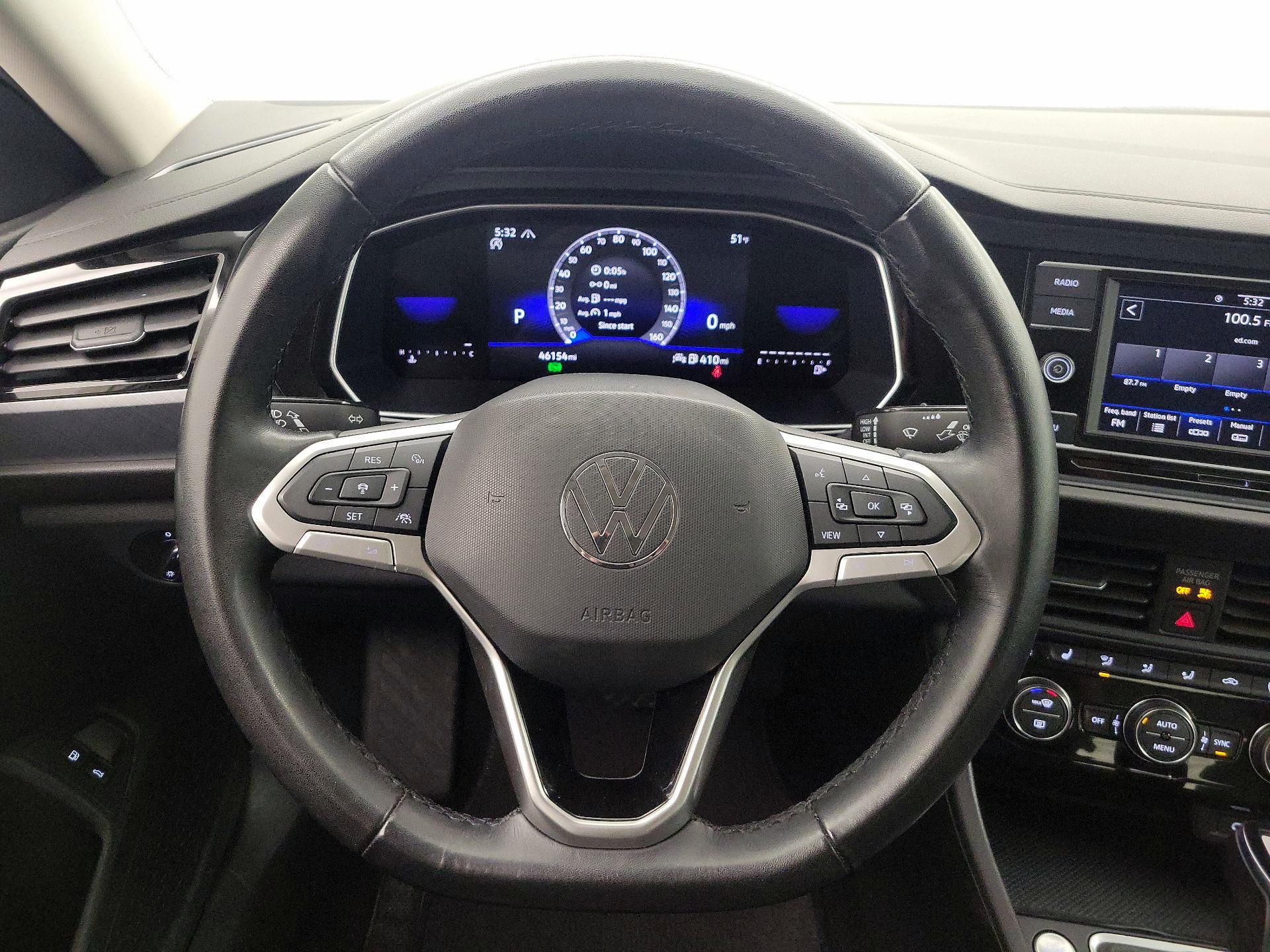 Thumbnail: 2024 Volkswagen Jetta - 10