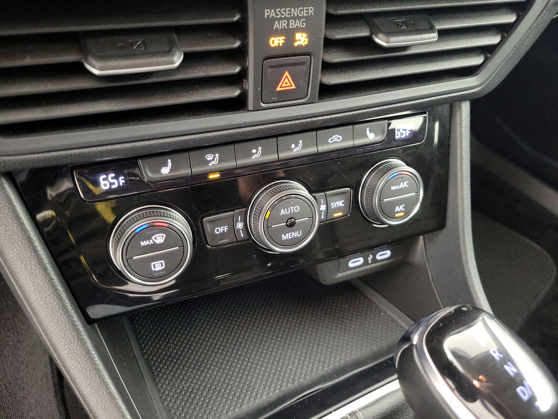 Thumbnail: 2024 Volkswagen Jetta - 16