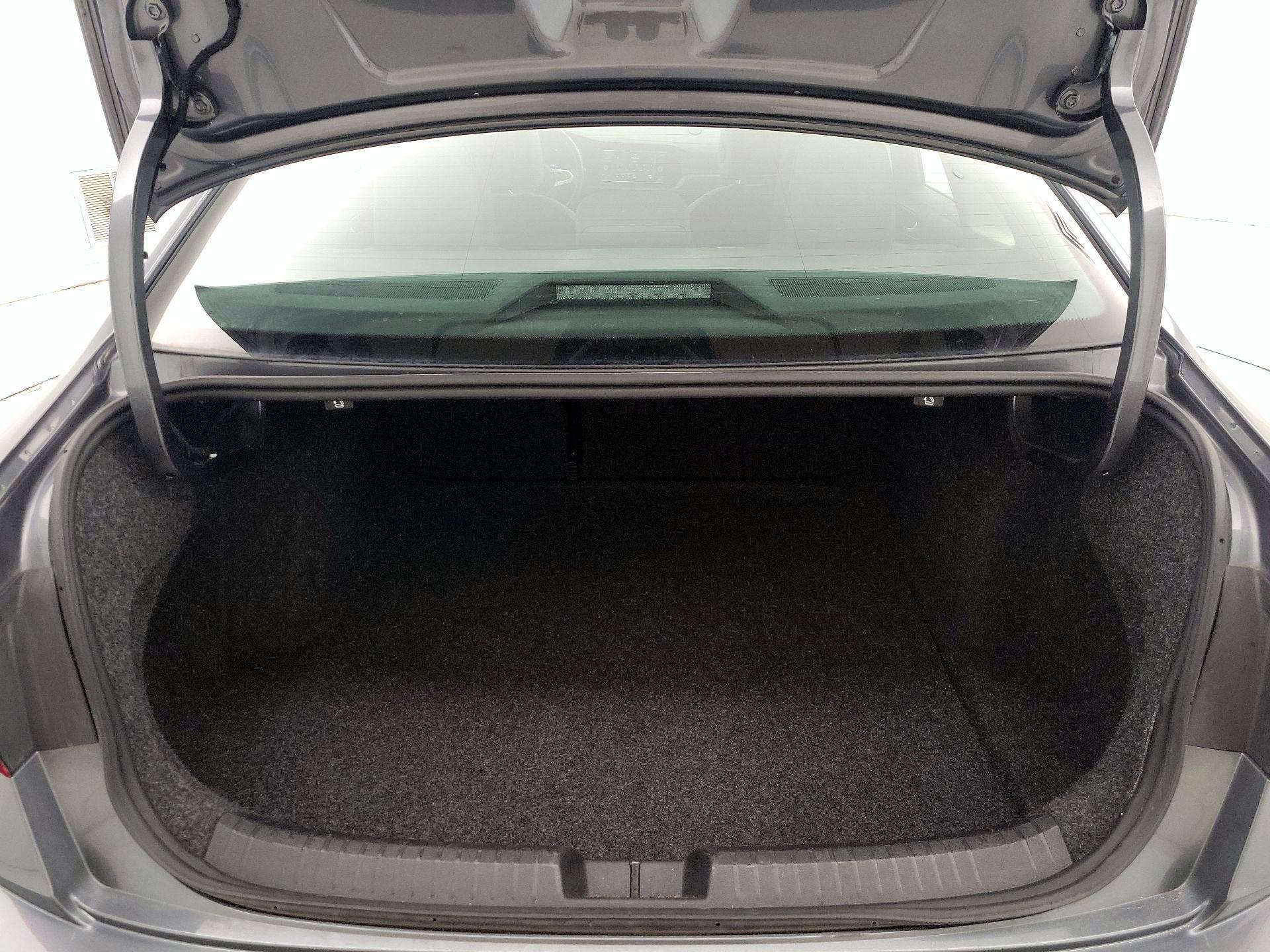 Thumbnail: 2024 Volkswagen Jetta - 20