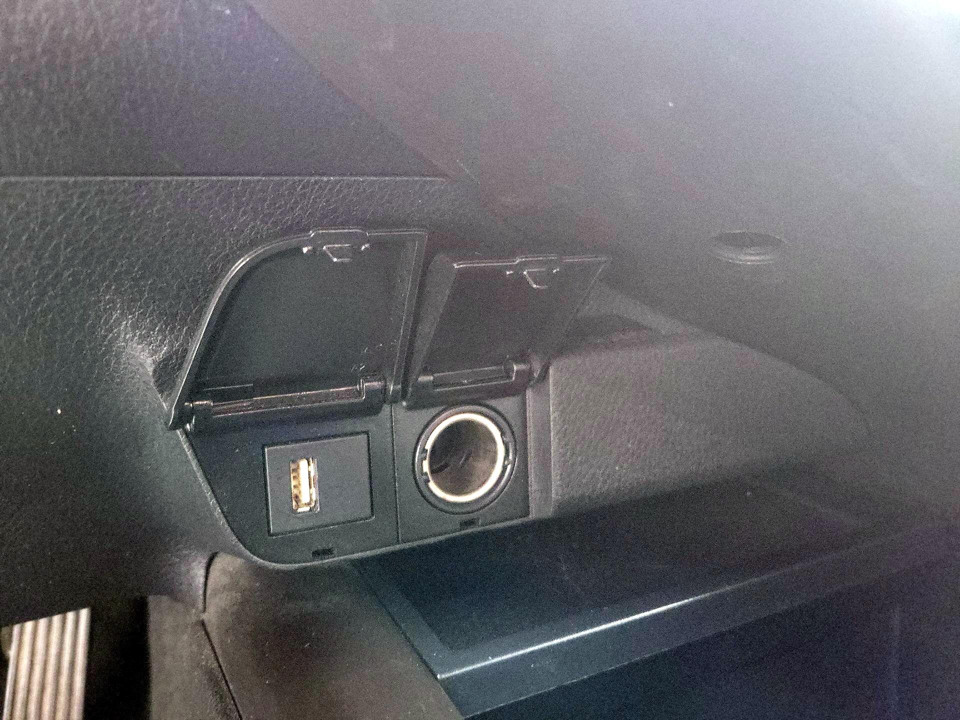 Thumbnail: 2023 Toyota Camry - 18