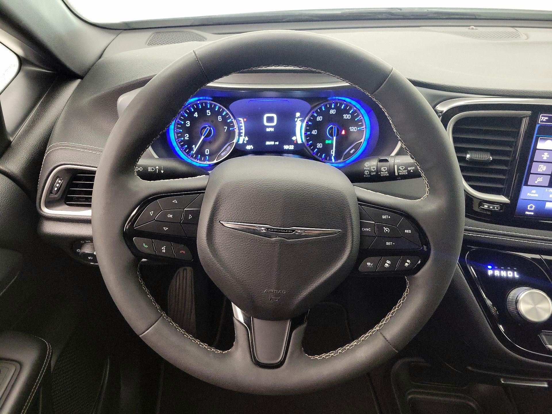 Thumbnail: 2022 Chrysler Pacifica - 10