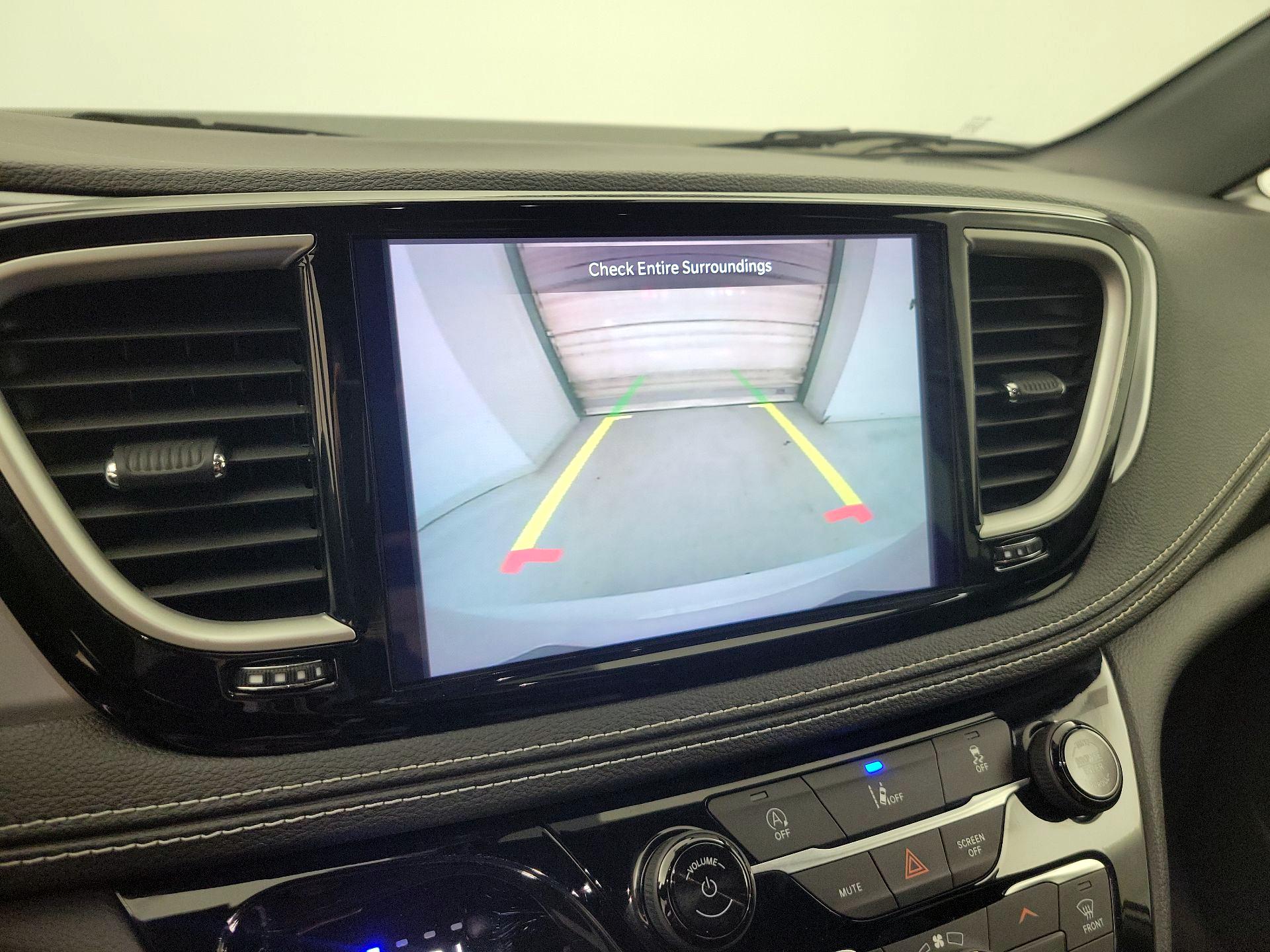 Thumbnail: 2022 Chrysler Pacifica - 14