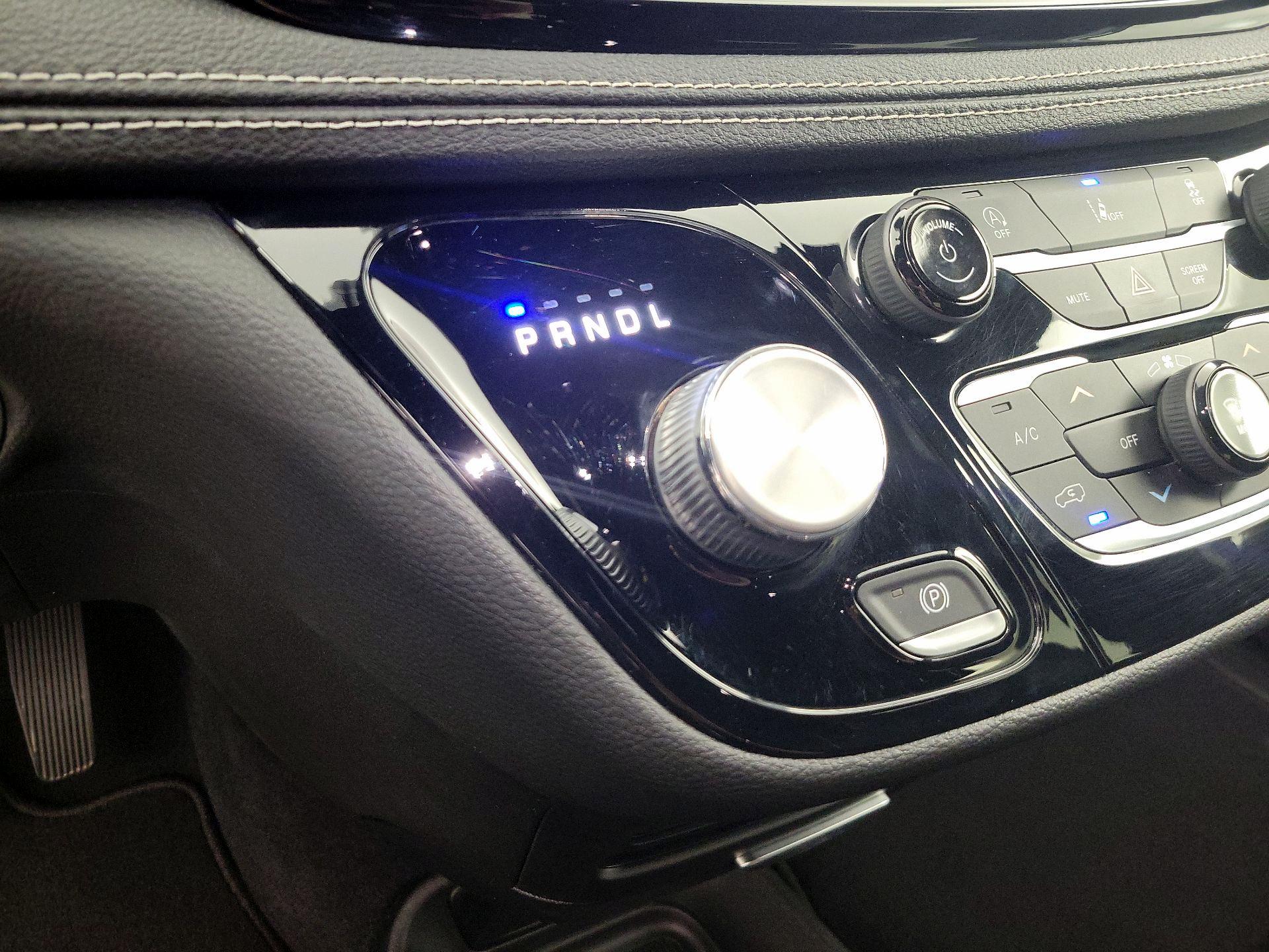 Thumbnail: 2022 Chrysler Pacifica - 17