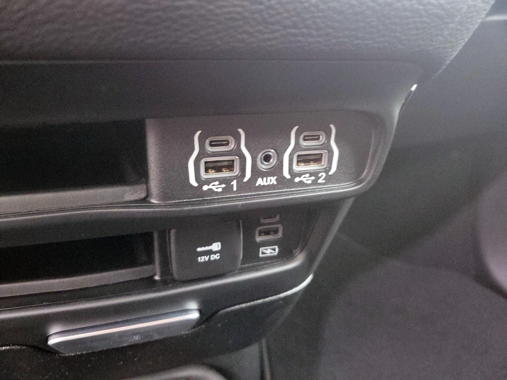 Thumbnail: 2022 Chrysler Pacifica - 18