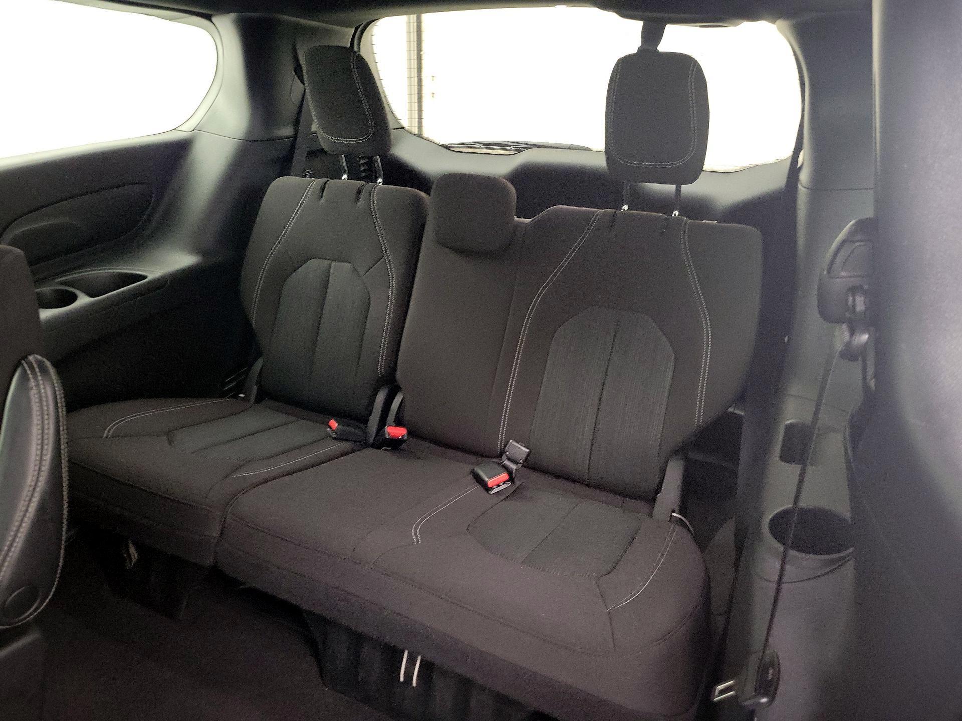 Thumbnail: 2022 Chrysler Pacifica - 20