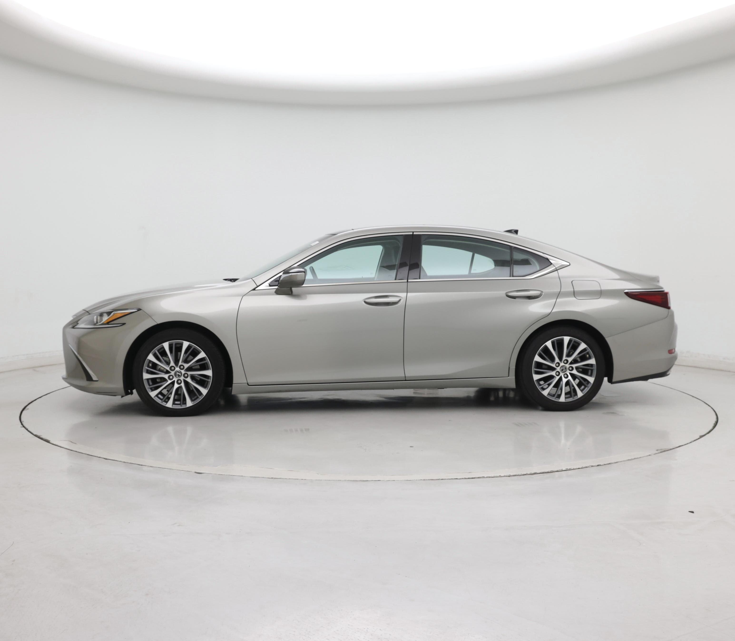 Thumbnail: 2020 Lexus ES - 3