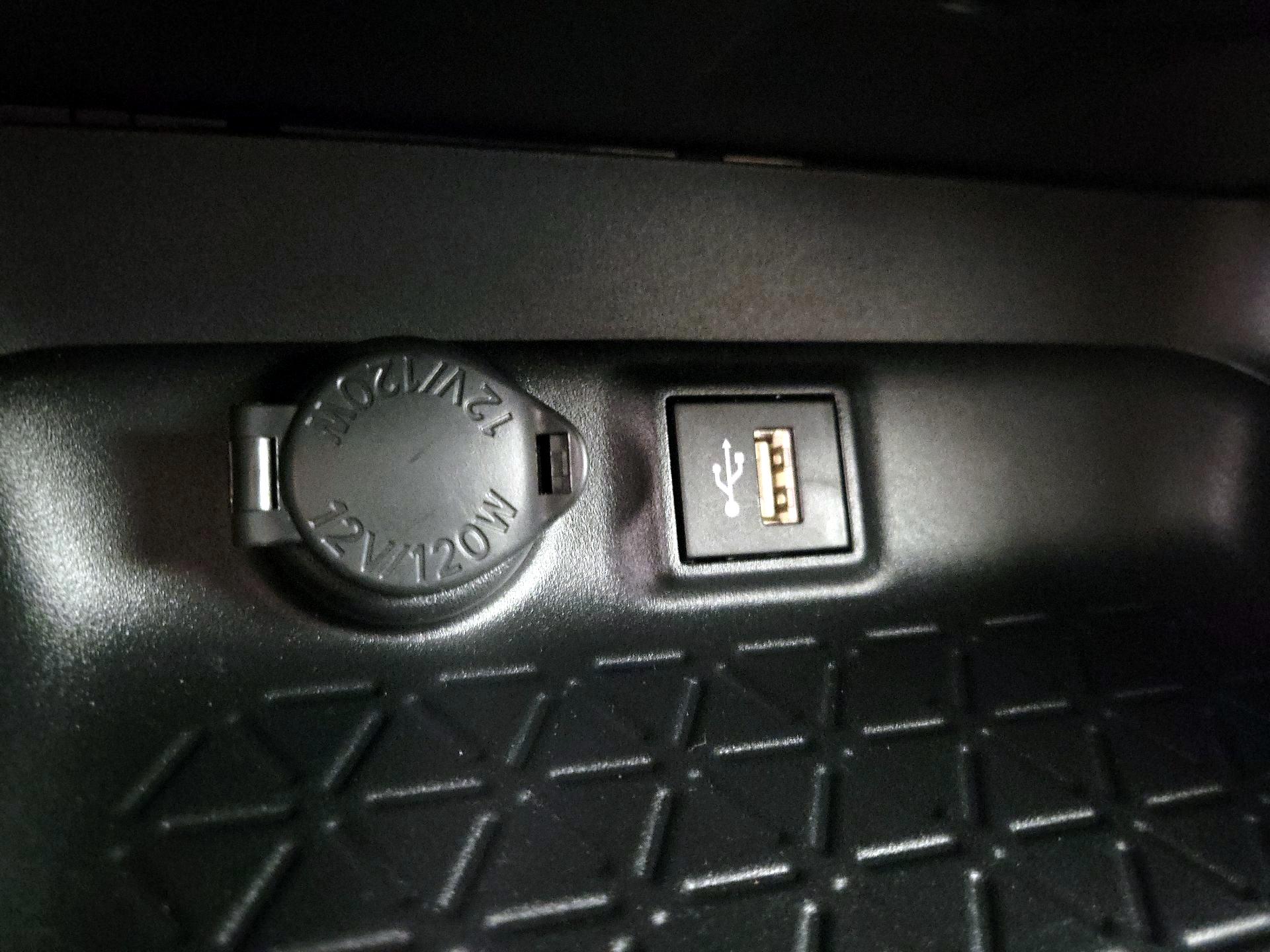 Thumbnail: 2025 Toyota RAV4 - 18