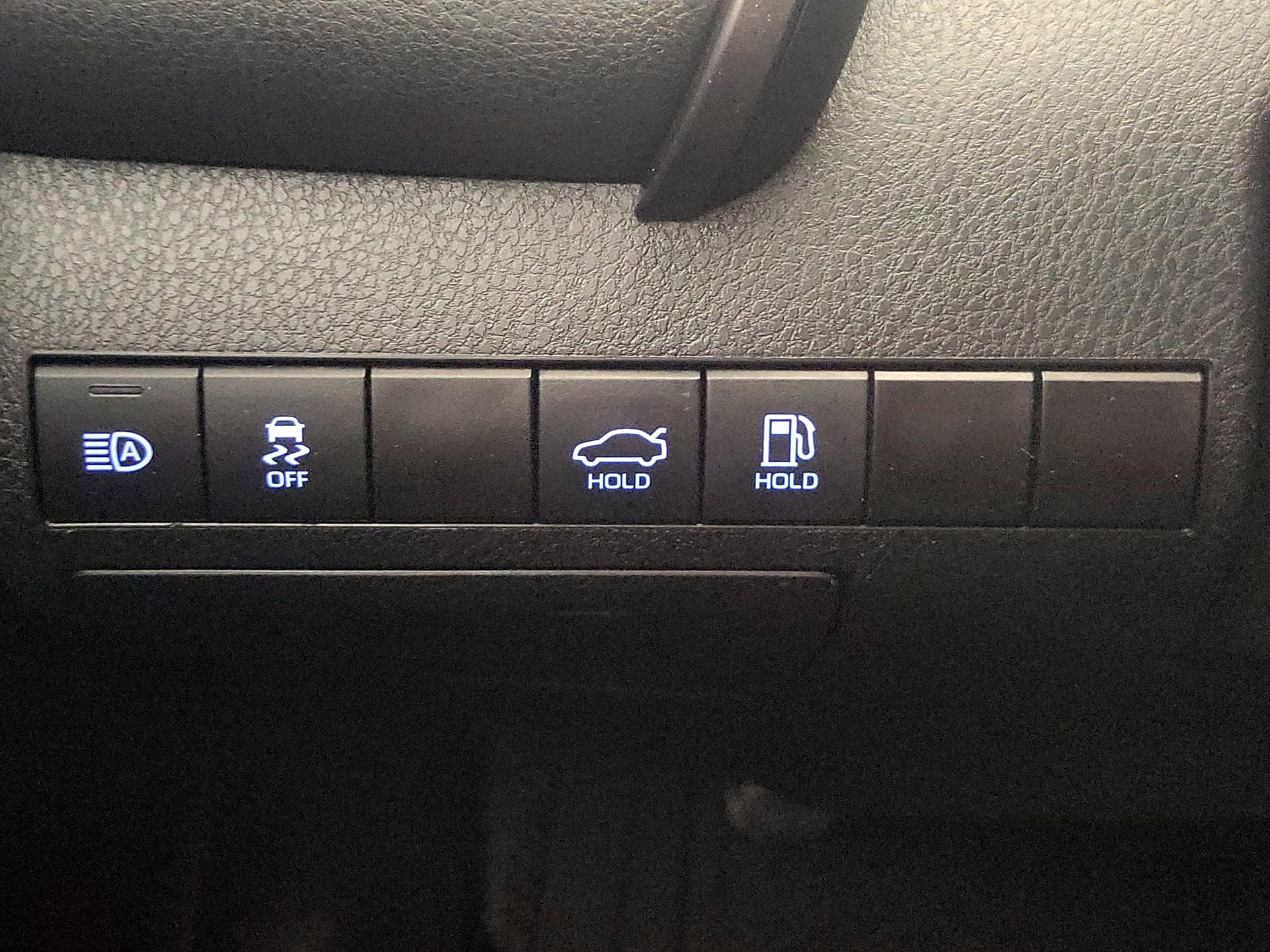 Thumbnail: 2022 Toyota Camry - 13