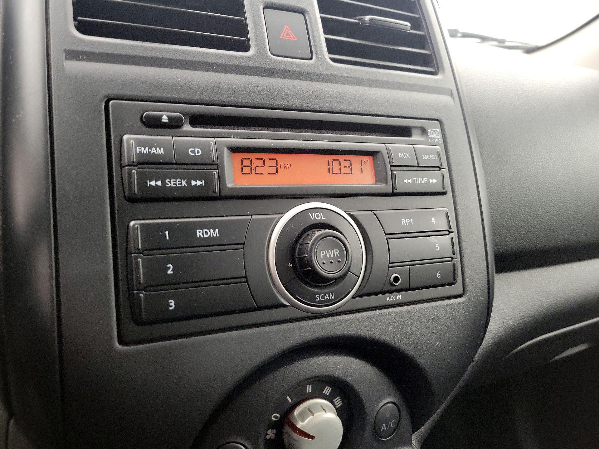 Thumbnail: 2014 Nissan Versa - 14