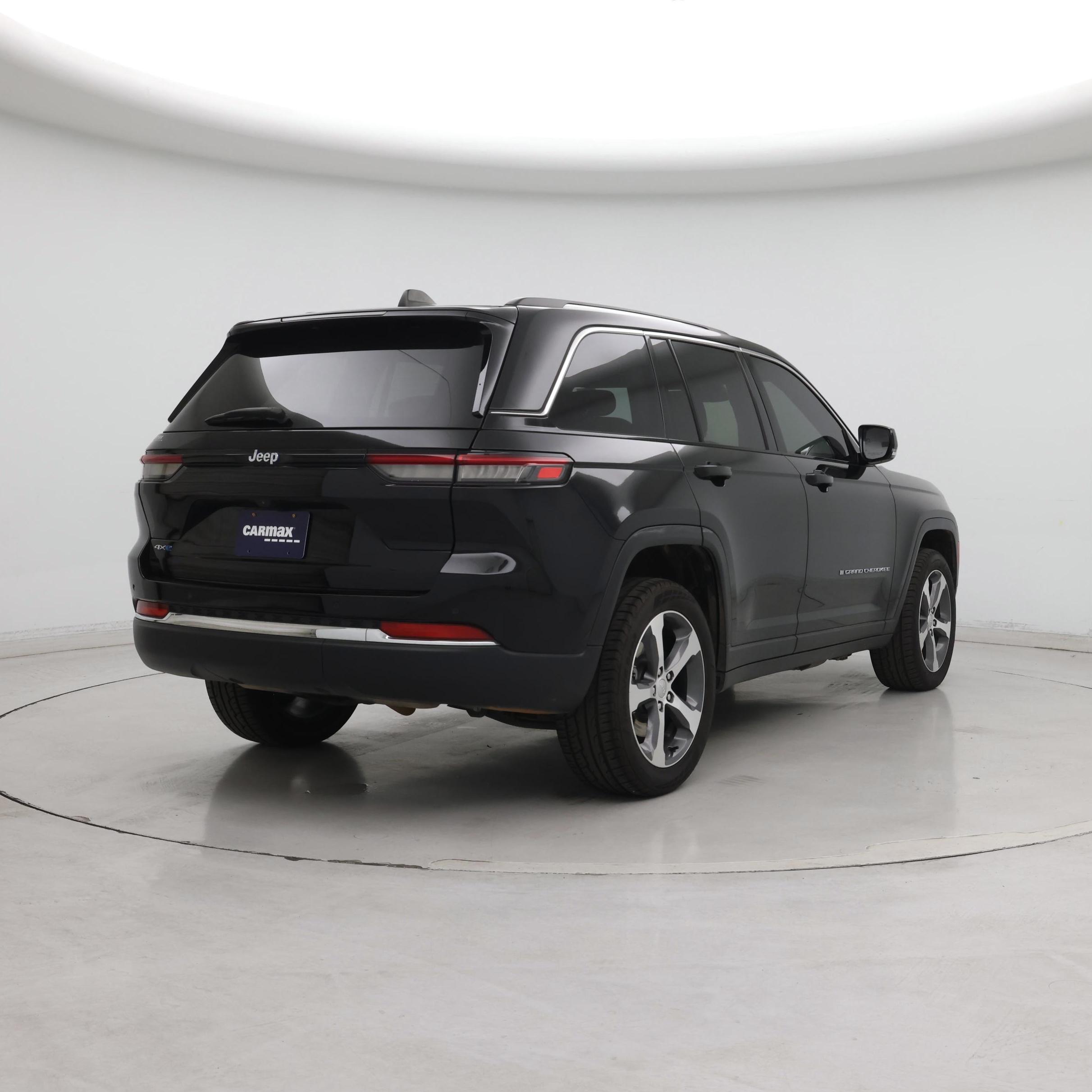 Thumbnail: 2023 Jeep Grand Cherokee - 8