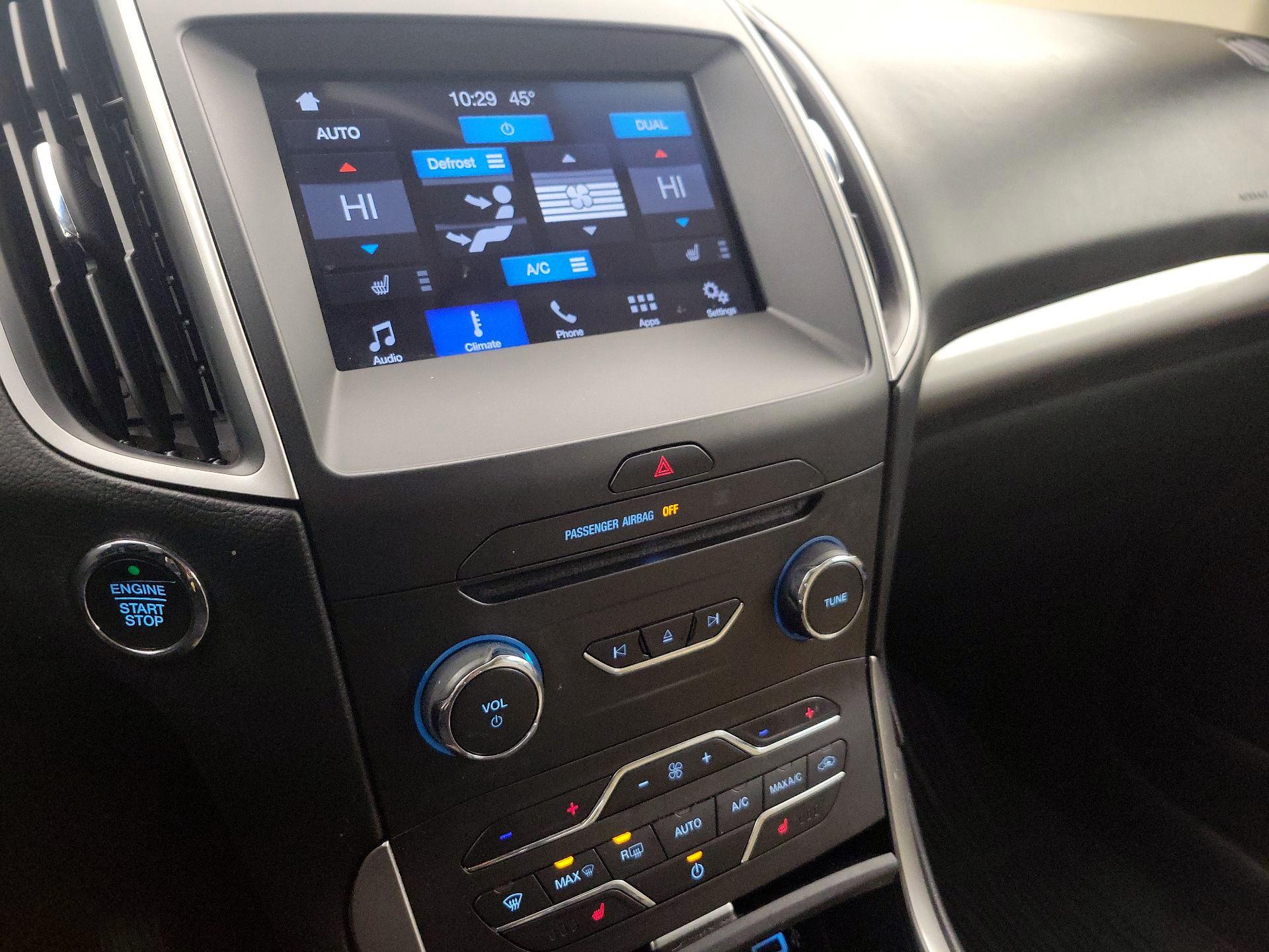 Thumbnail: 2017 Ford Edge - 16